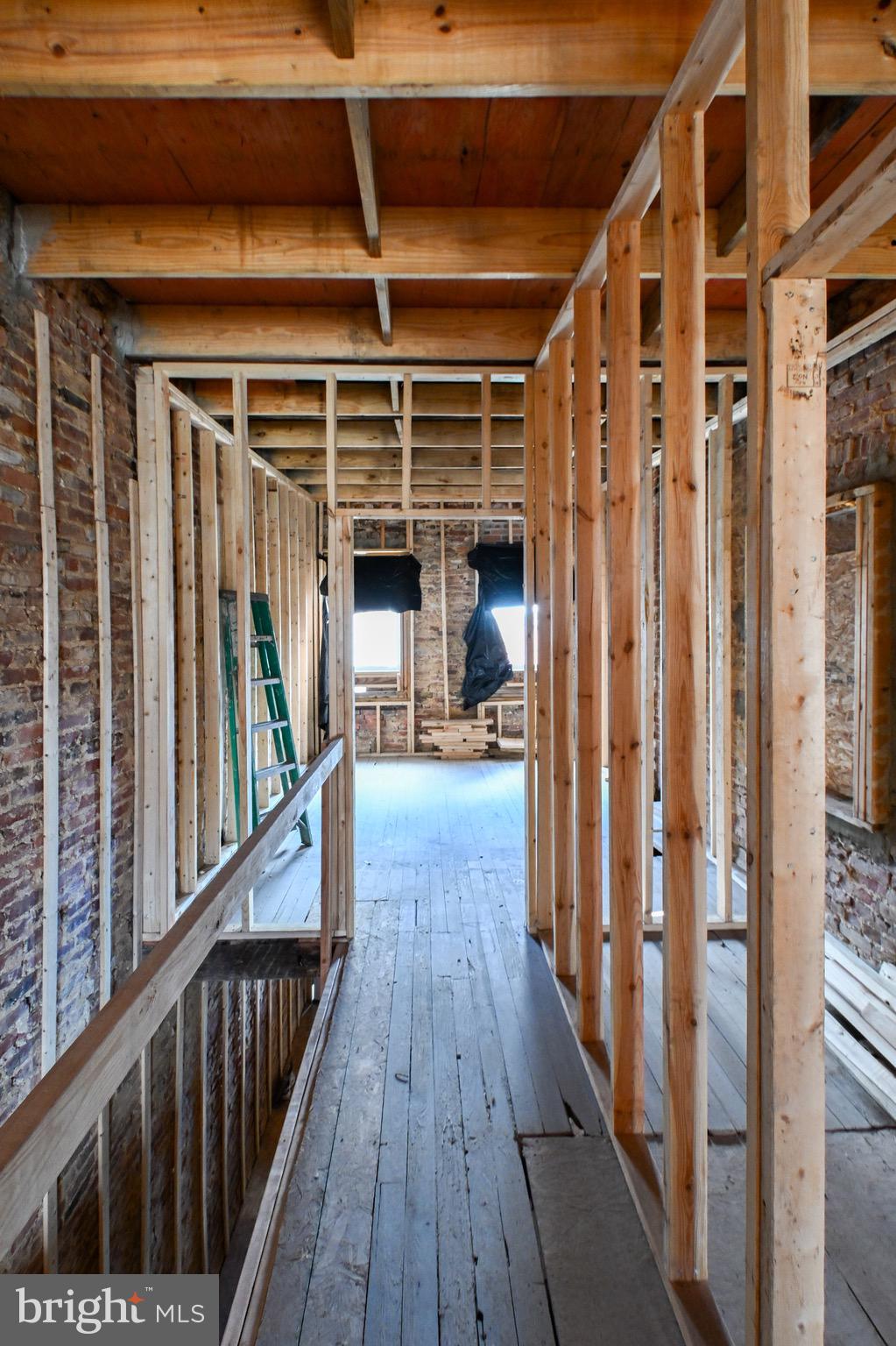 BROADWAY EAST - Residential
