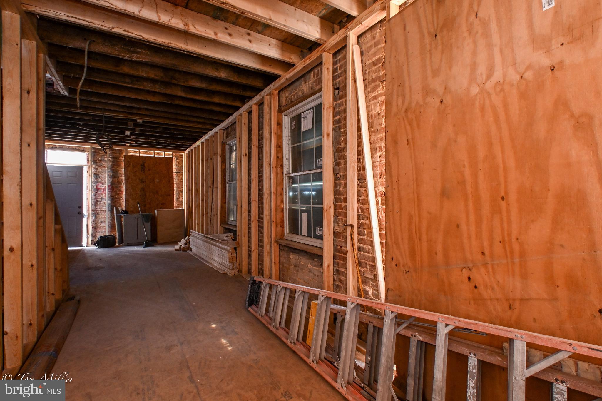 BROADWAY EAST - Residential