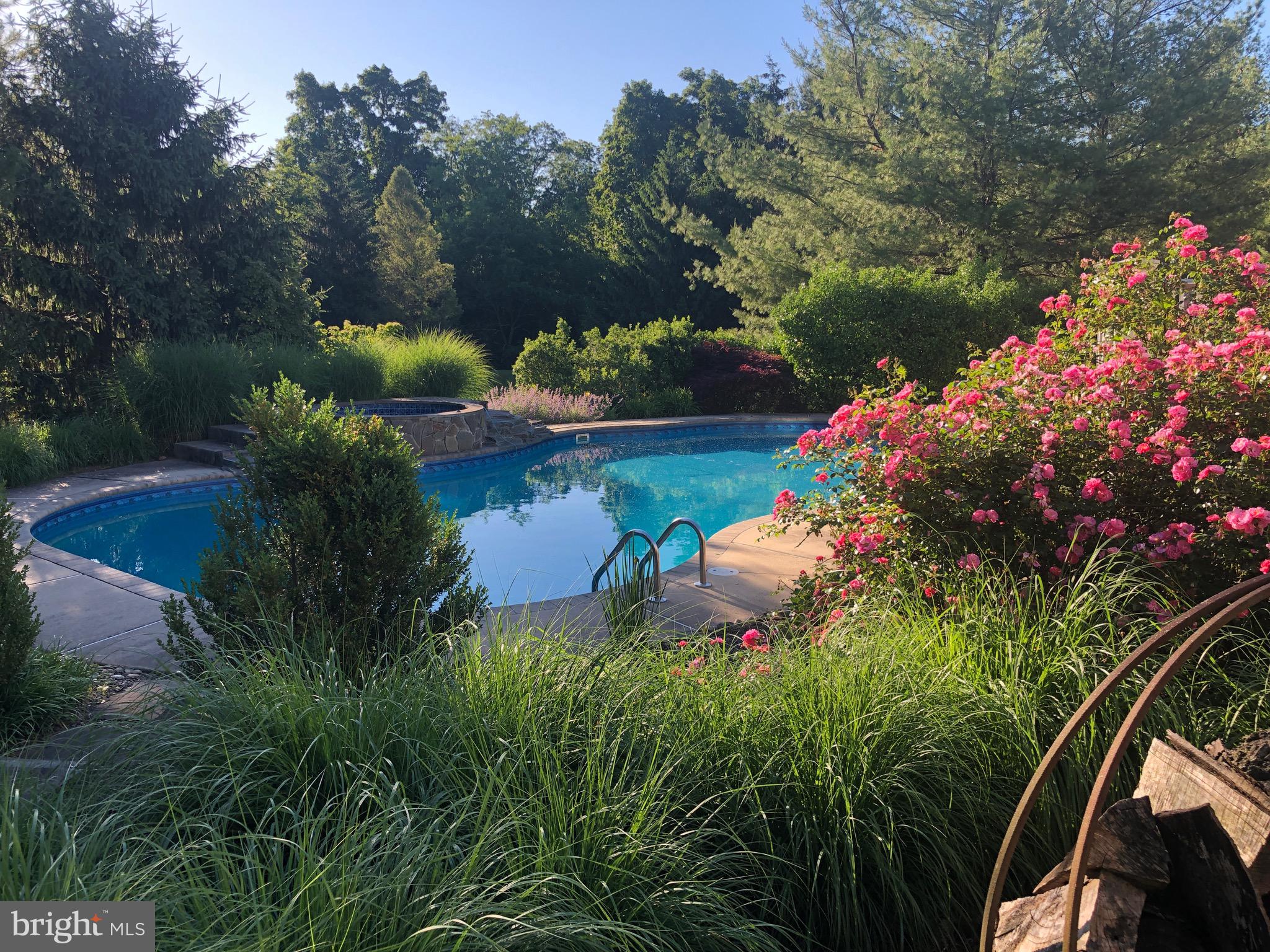 HILLS AT NORTHAMPT - Residential