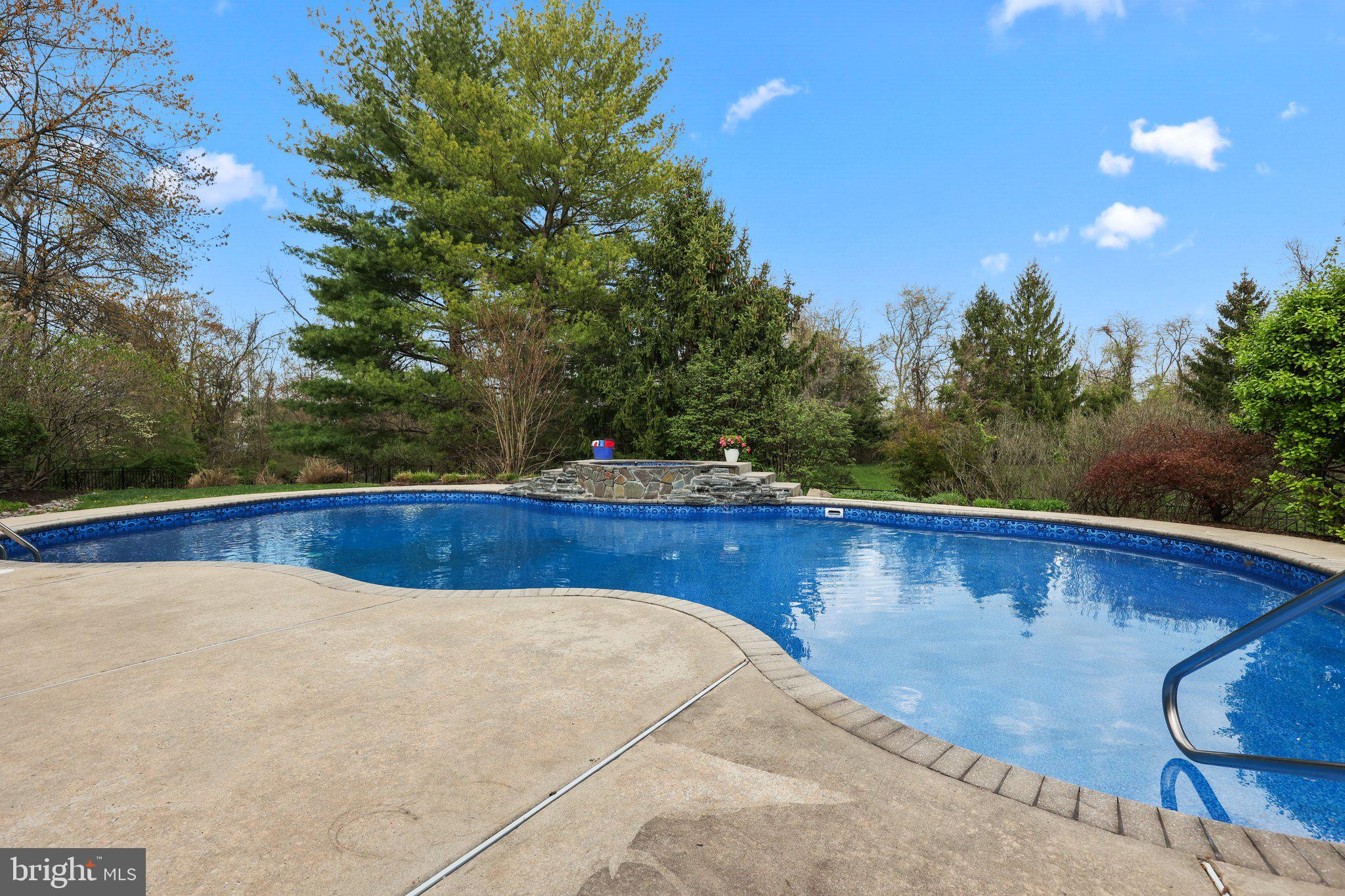 HILLS AT NORTHAMPT - Residential