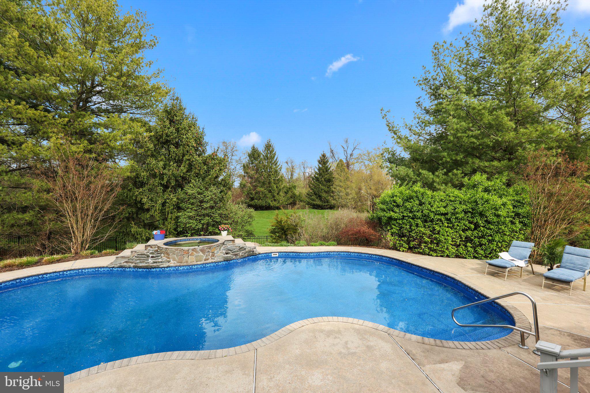 HILLS AT NORTHAMPT - Residential