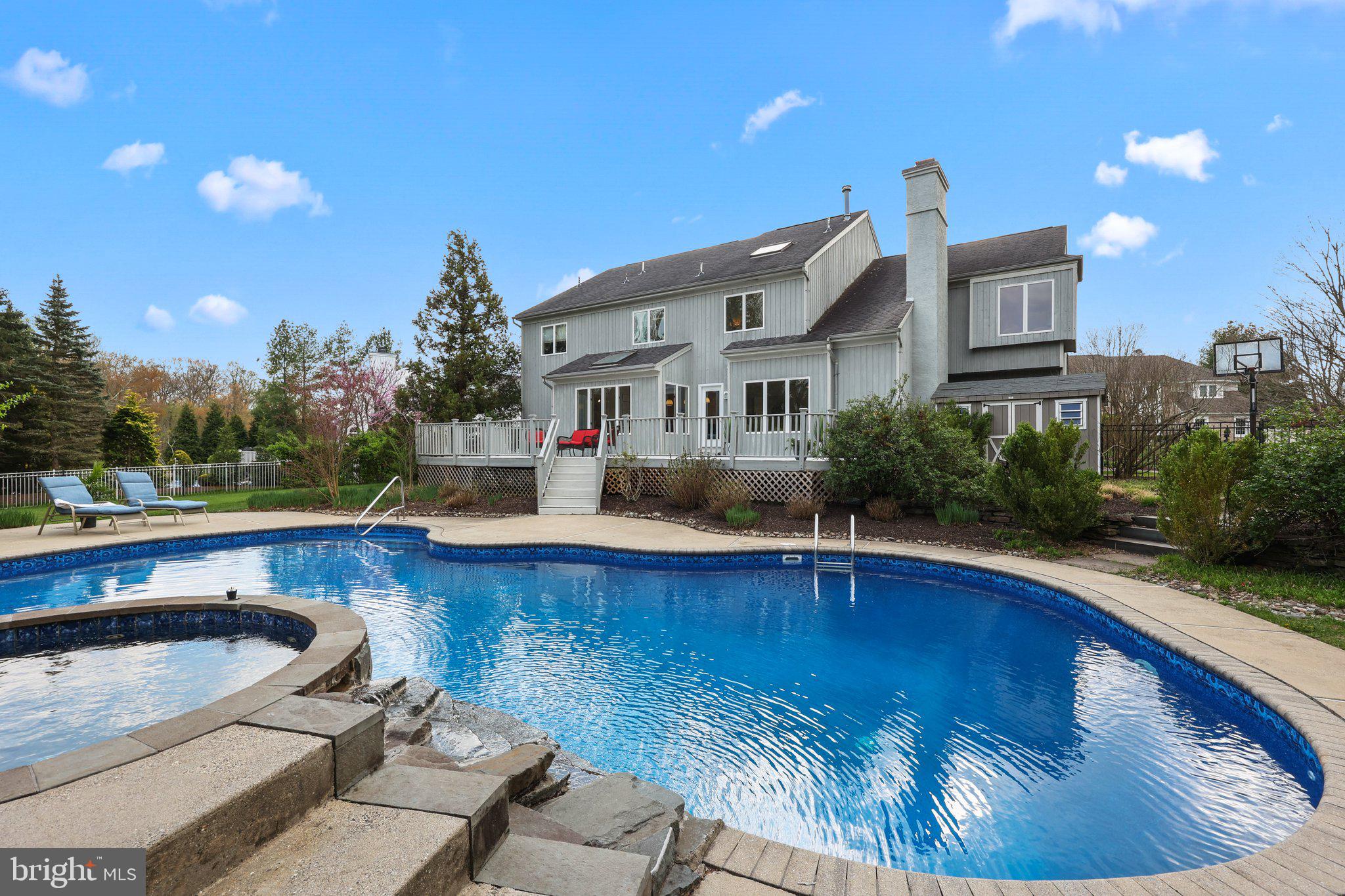 HILLS AT NORTHAMPT - Residential