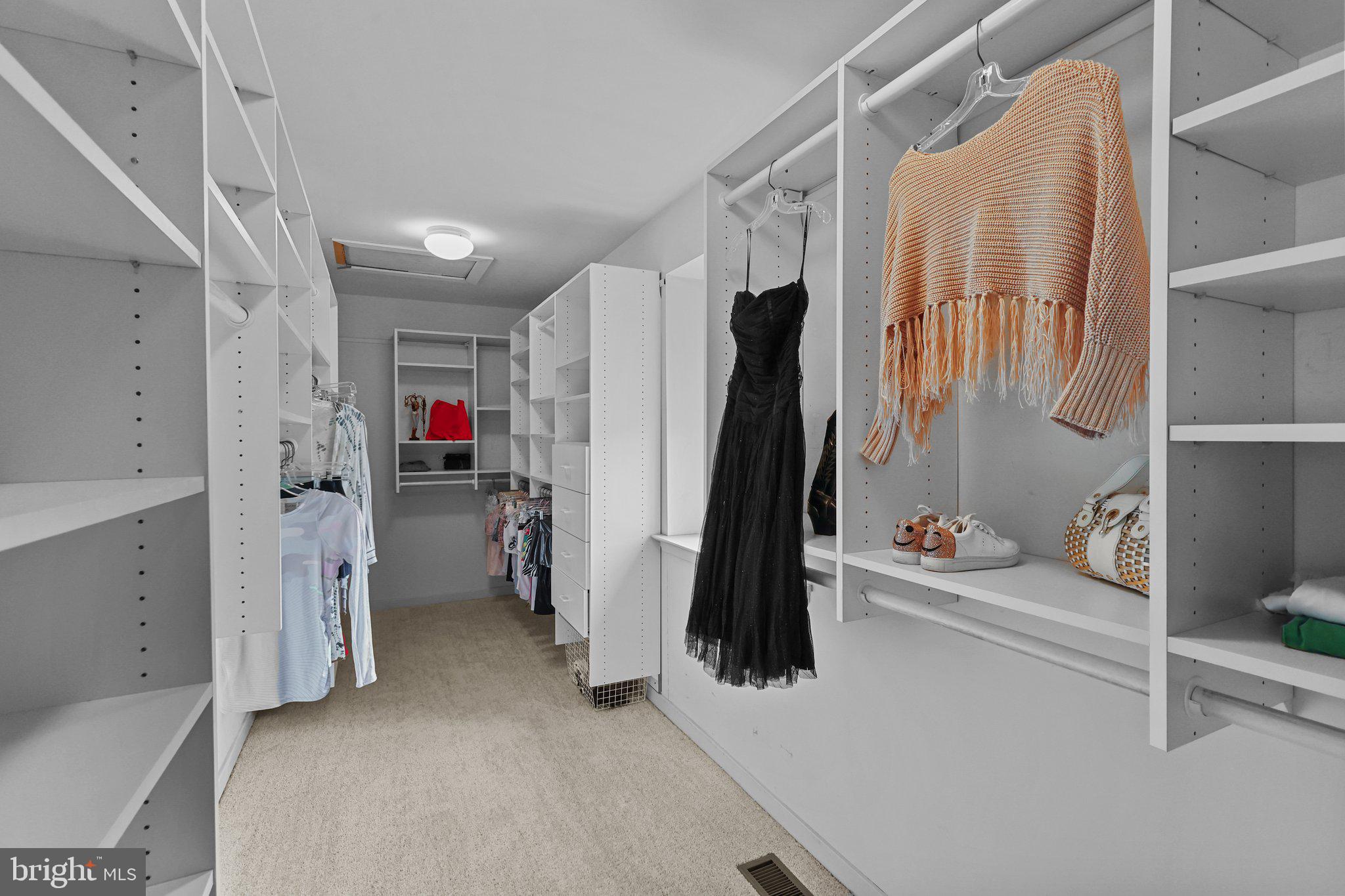 HILLS AT NORTHAMPT - Residential