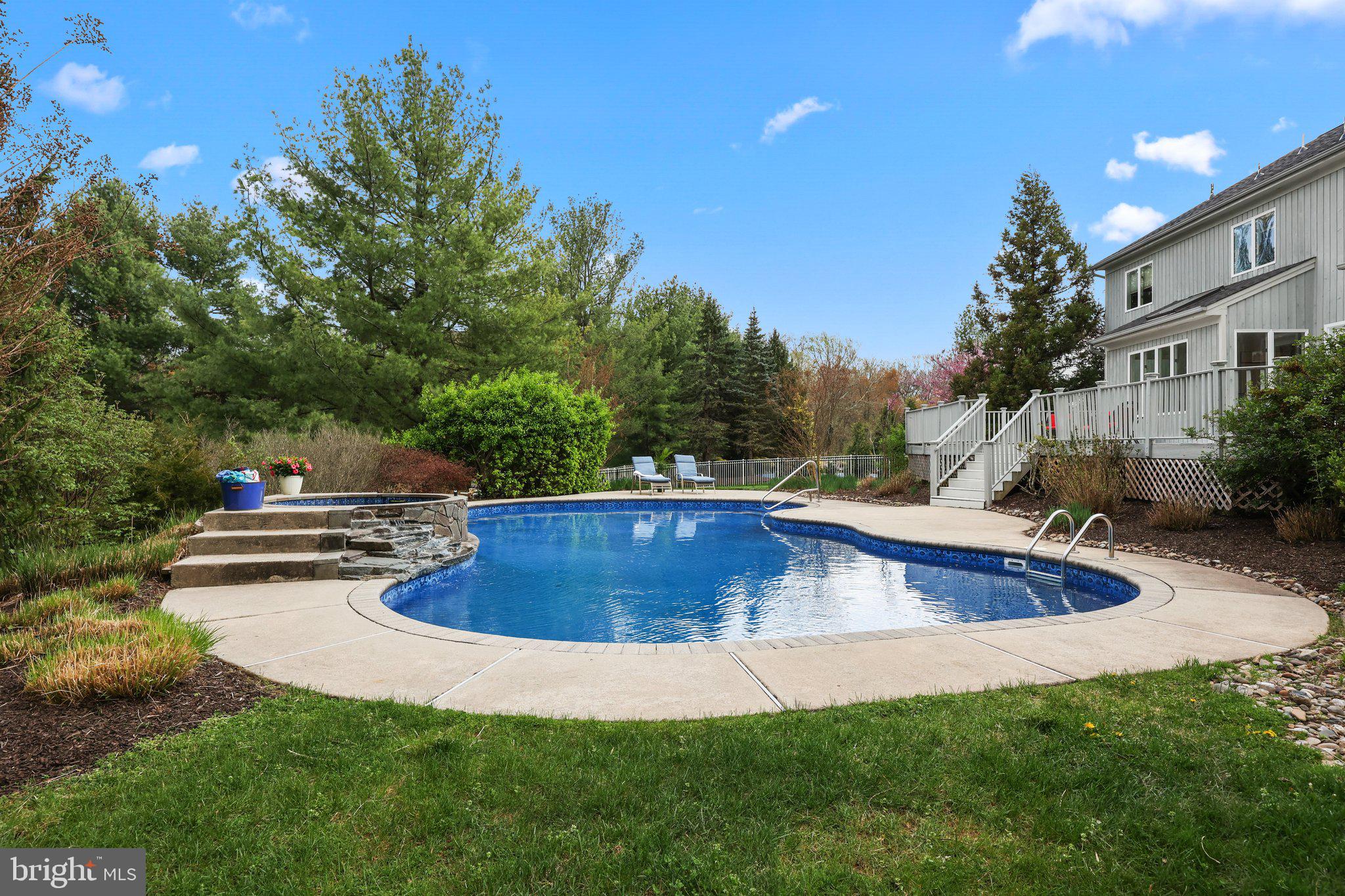 HILLS AT NORTHAMPT - Residential