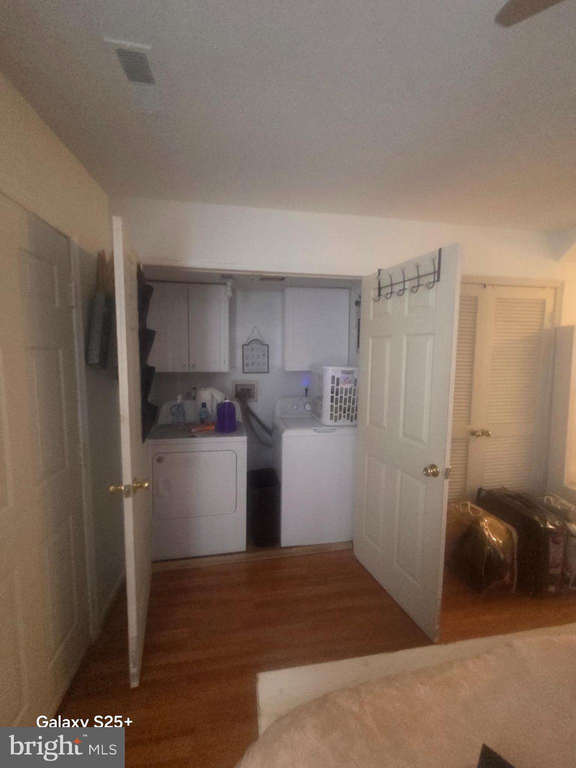 THE WOODLANDS - Residential Lease