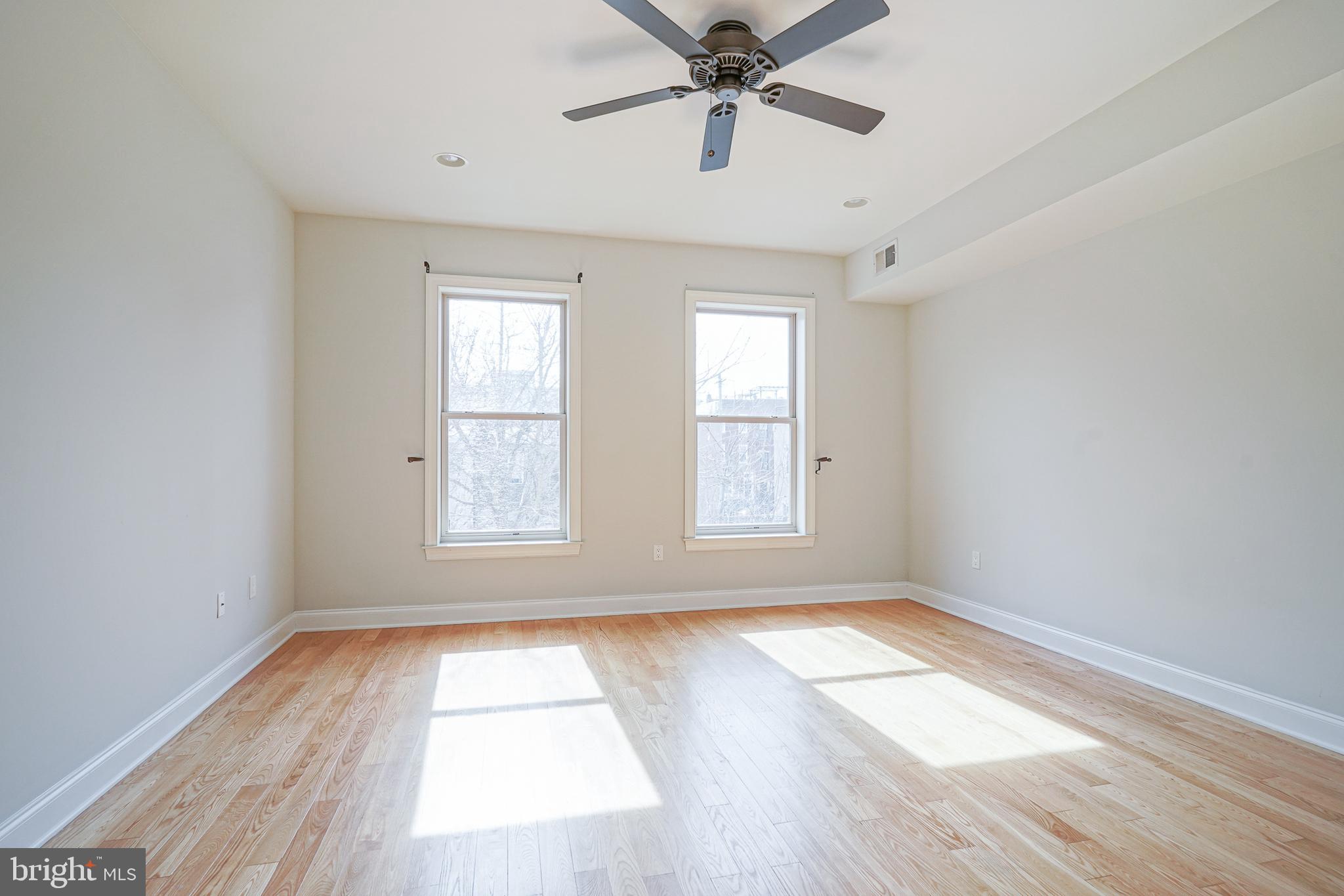 POINT BREEZE - Residential