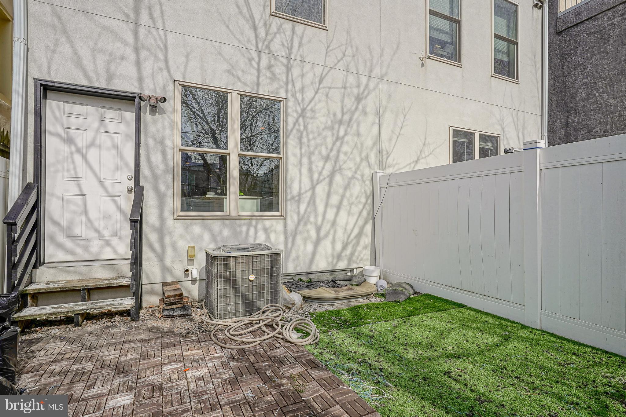 POINT BREEZE - Residential