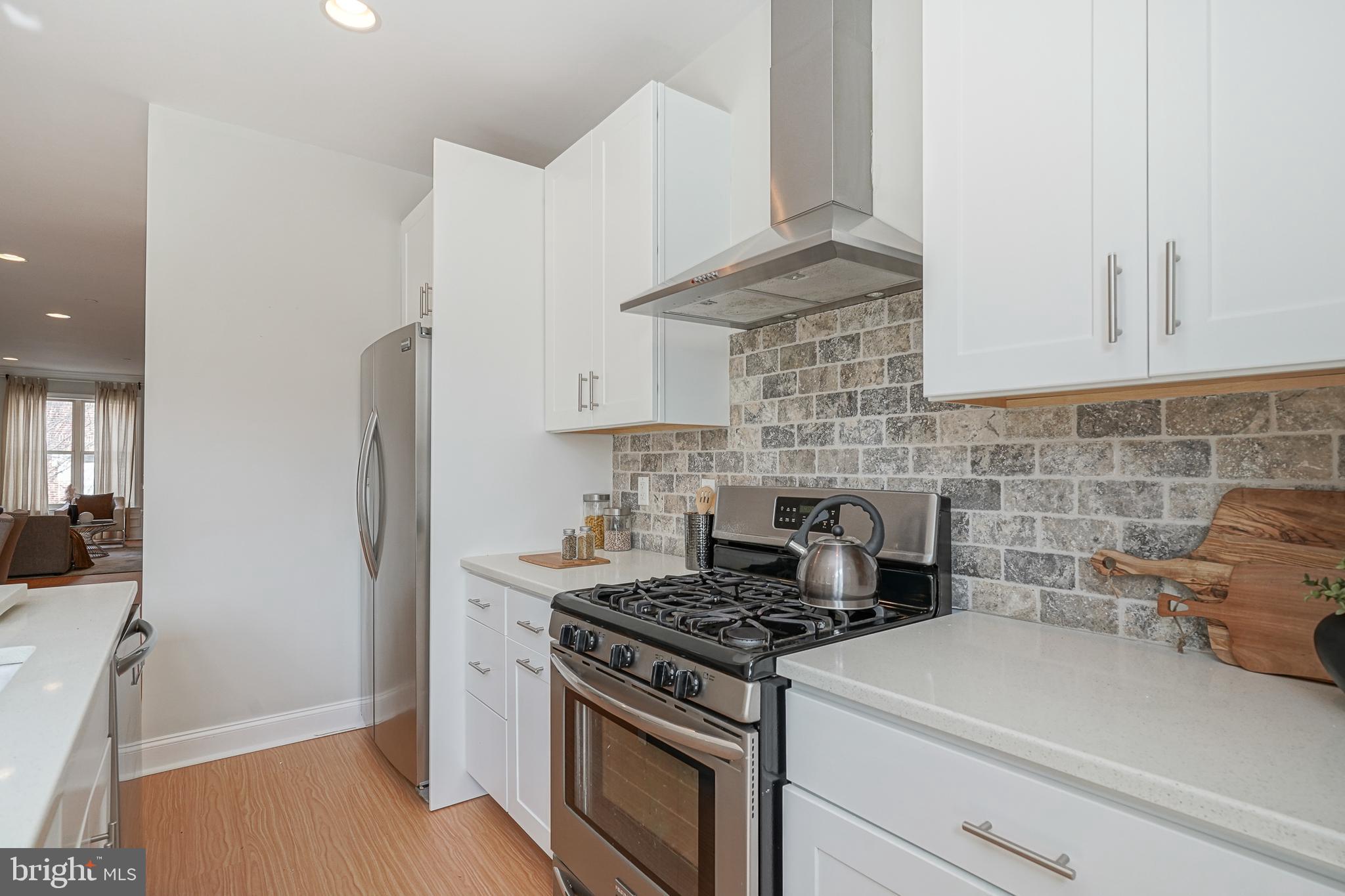 POINT BREEZE - Residential