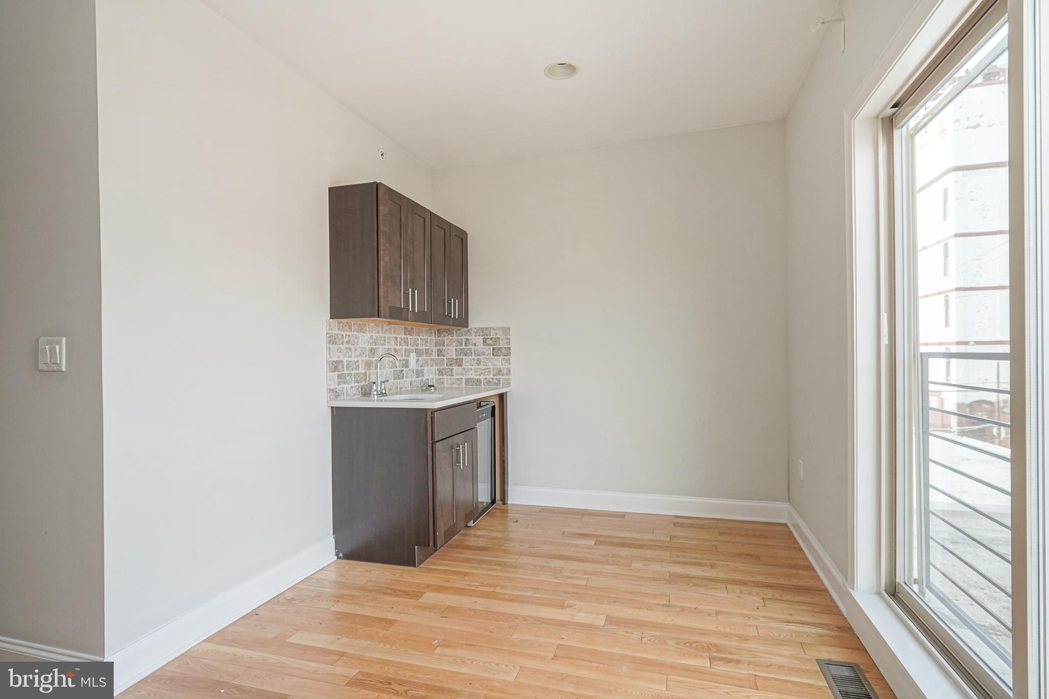 POINT BREEZE - Residential