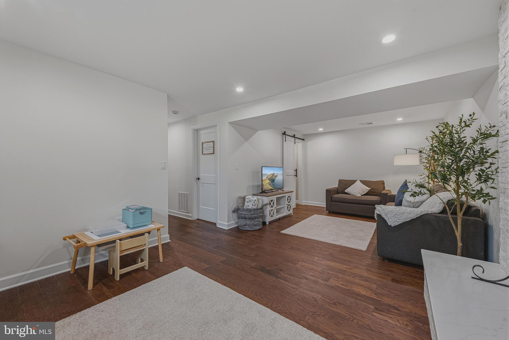 BURKE CENTRE - Residential