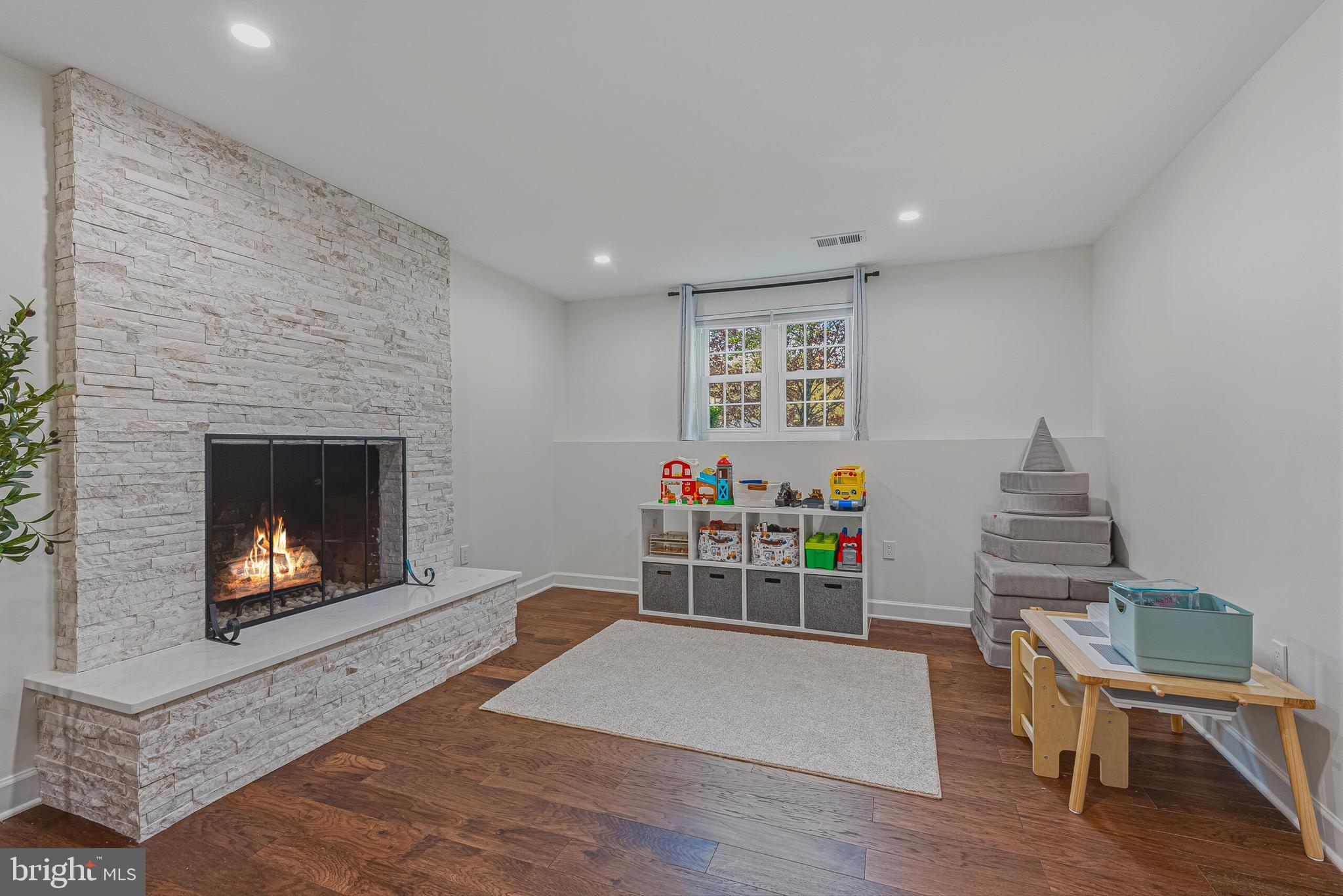 BURKE CENTRE - Residential