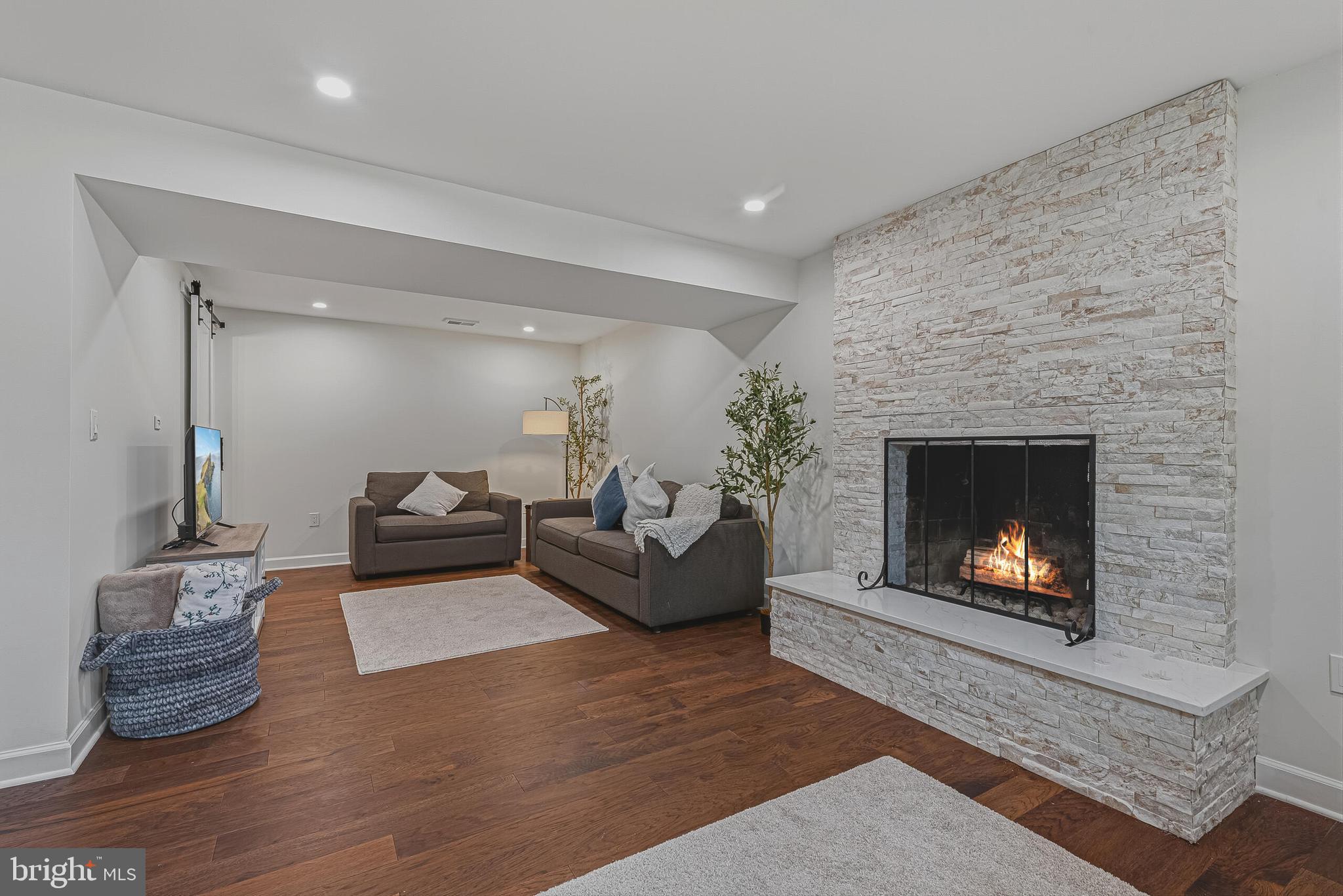 BURKE CENTRE - Residential