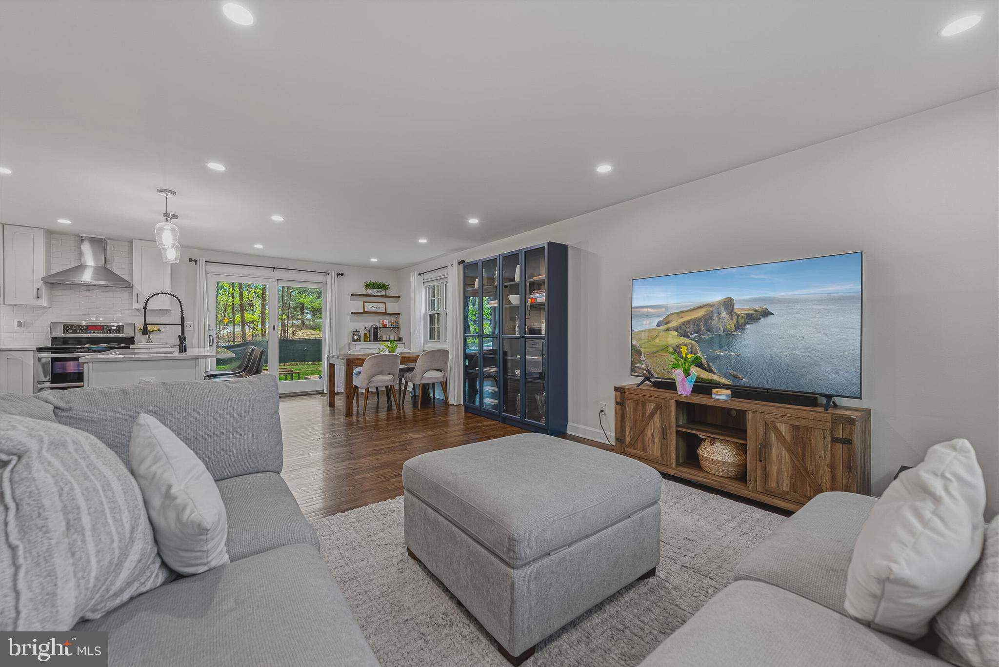 BURKE CENTRE - Residential