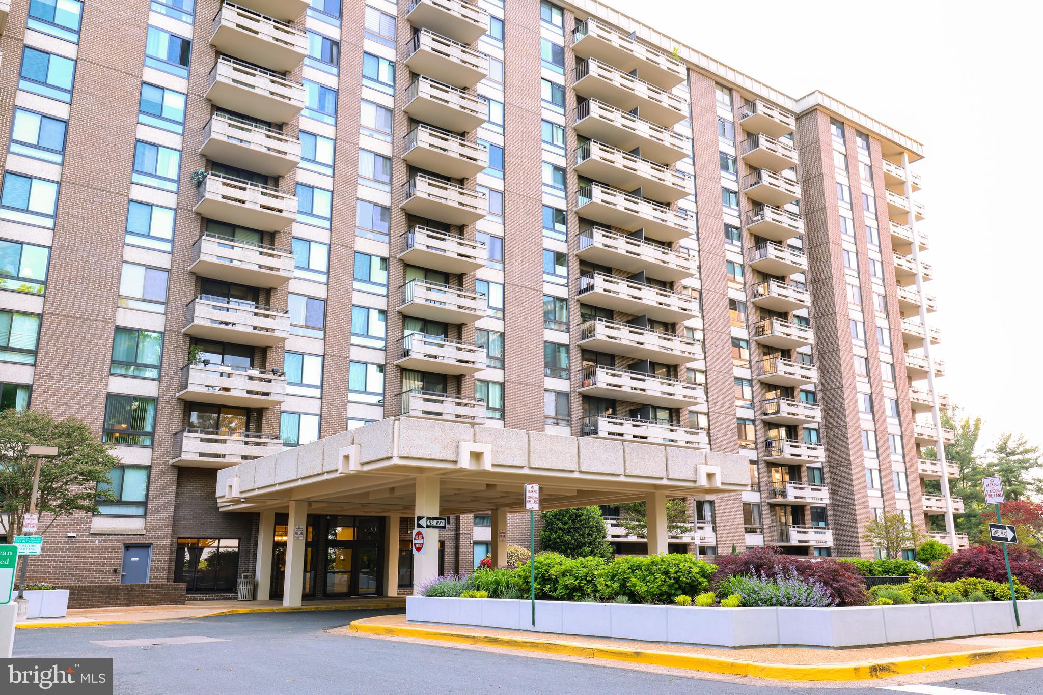 1808 OLD MEADOW ROAD 215