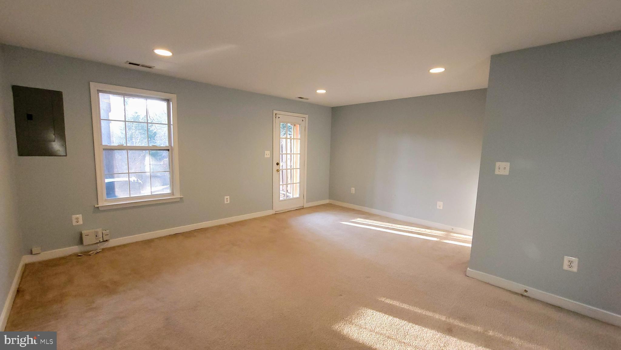 DALE CITY - Residential Lease