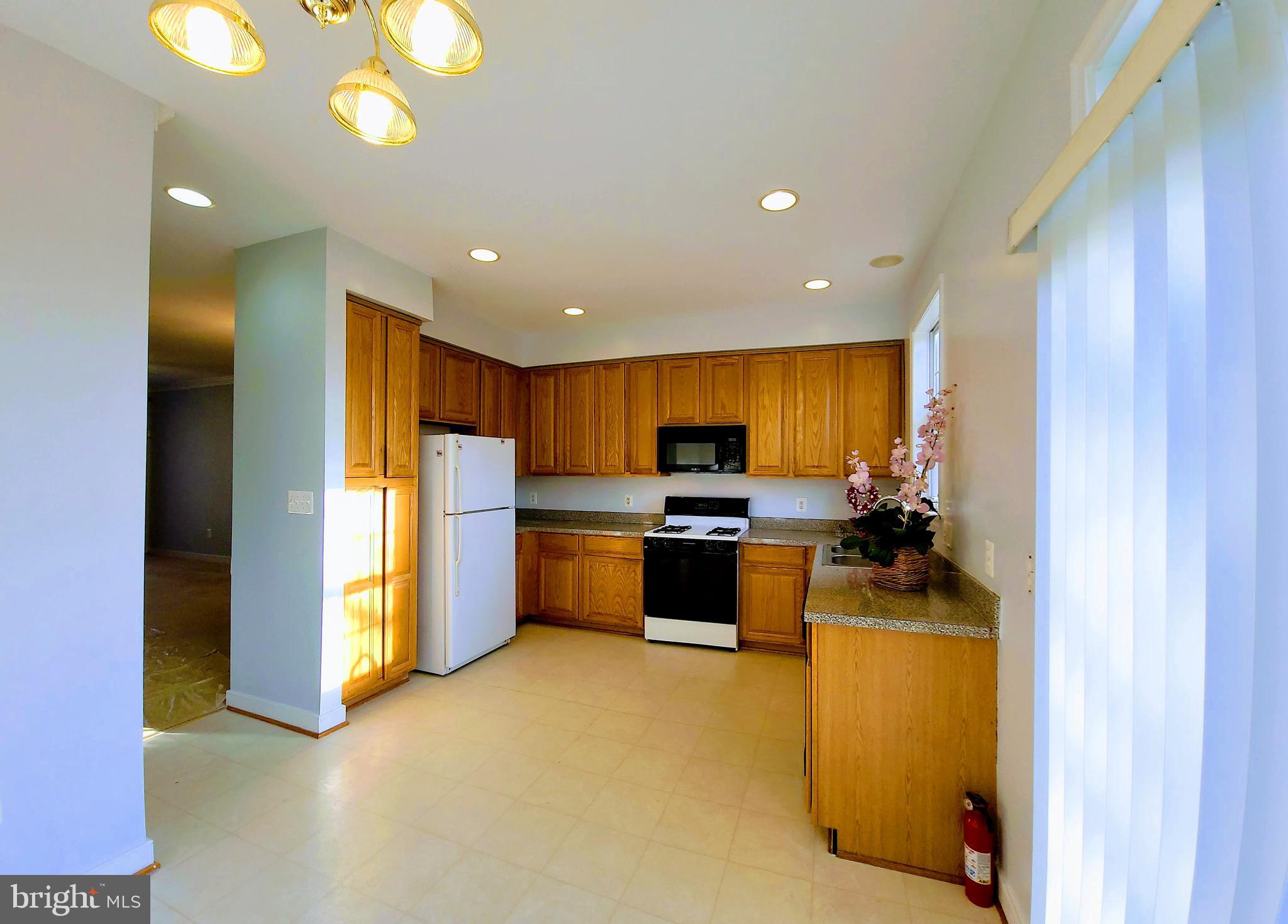 DALE CITY - Residential Lease