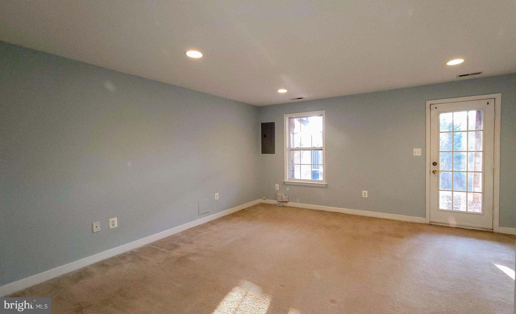 DALE CITY - Residential Lease