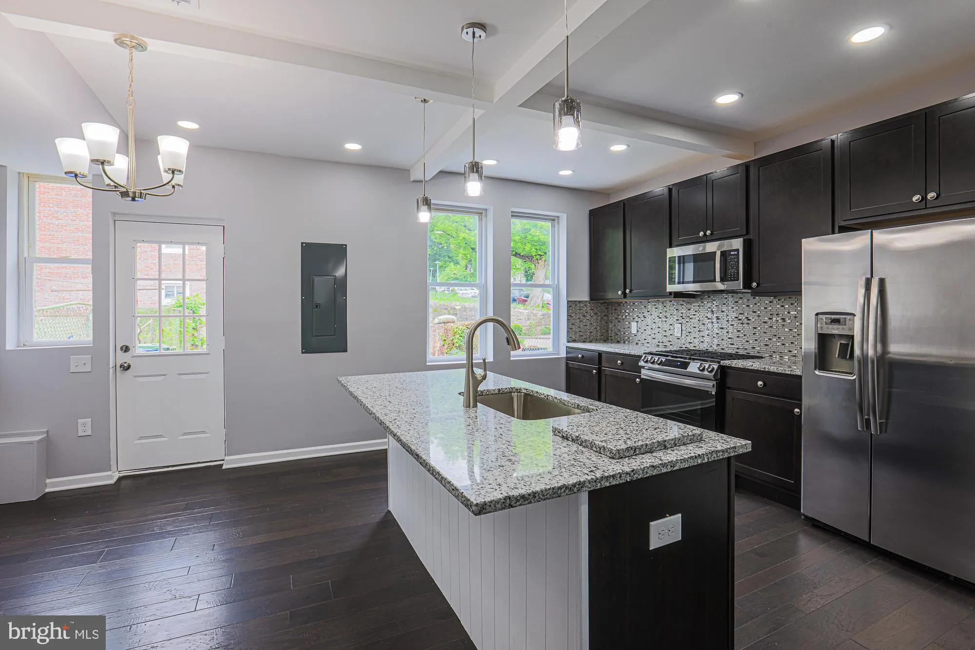 Baltimore, Maryland 21212, United States, 4 Bedrooms Bedrooms, ,3 BathroomsBathrooms,Residential,Pending,56408