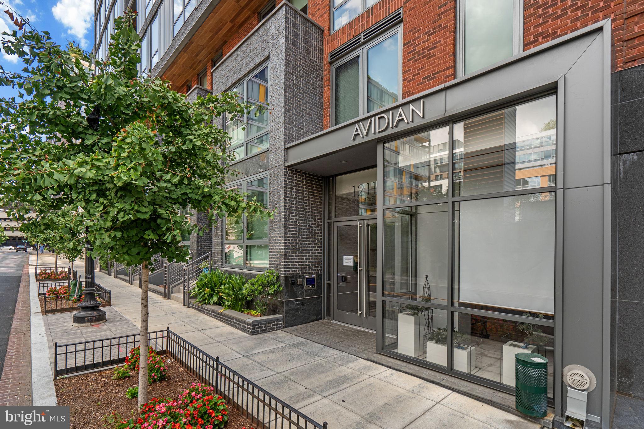 1211 VAN STREET SE 814