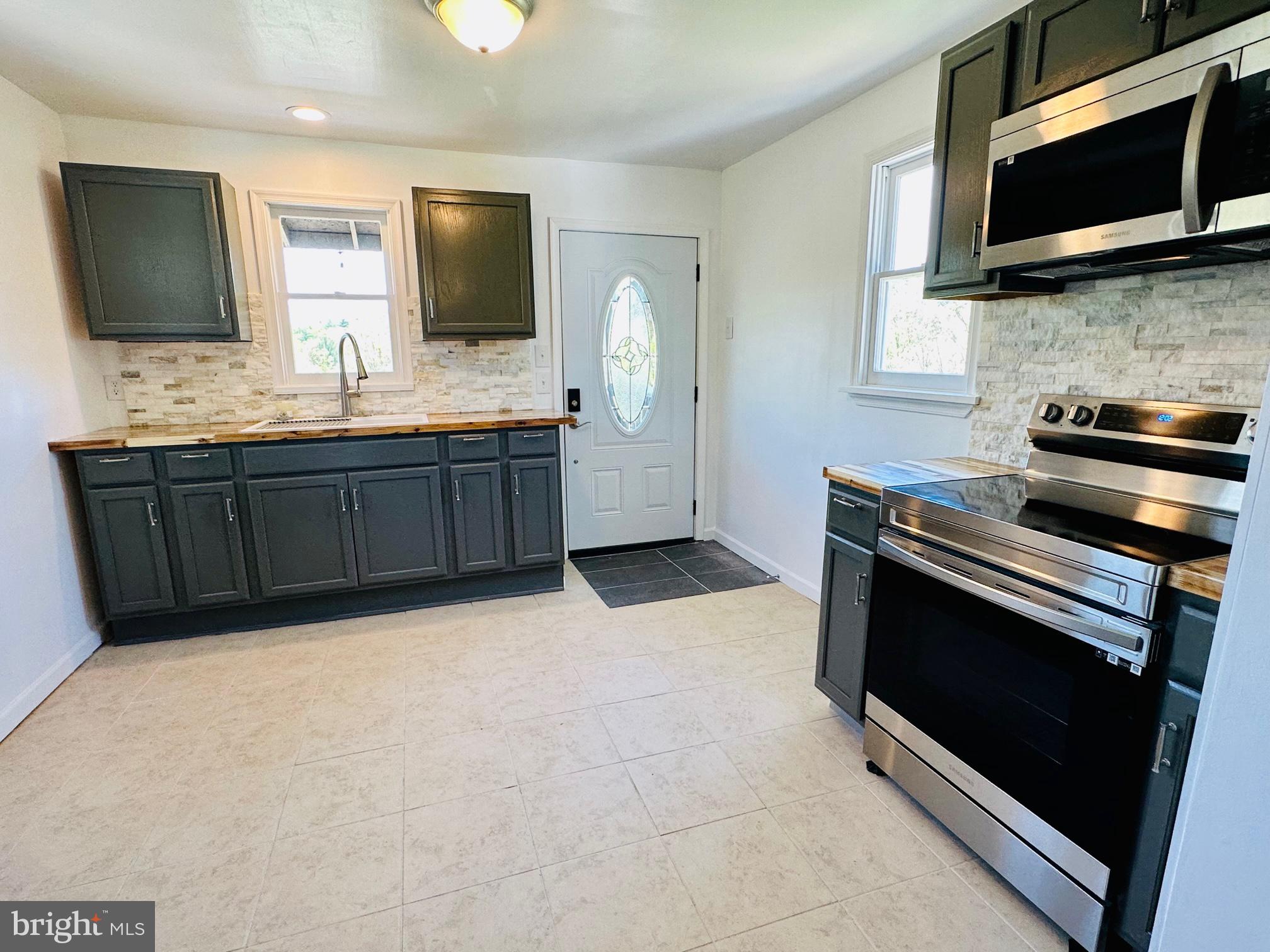 SOUTH POTOMAC FOREST - Residential