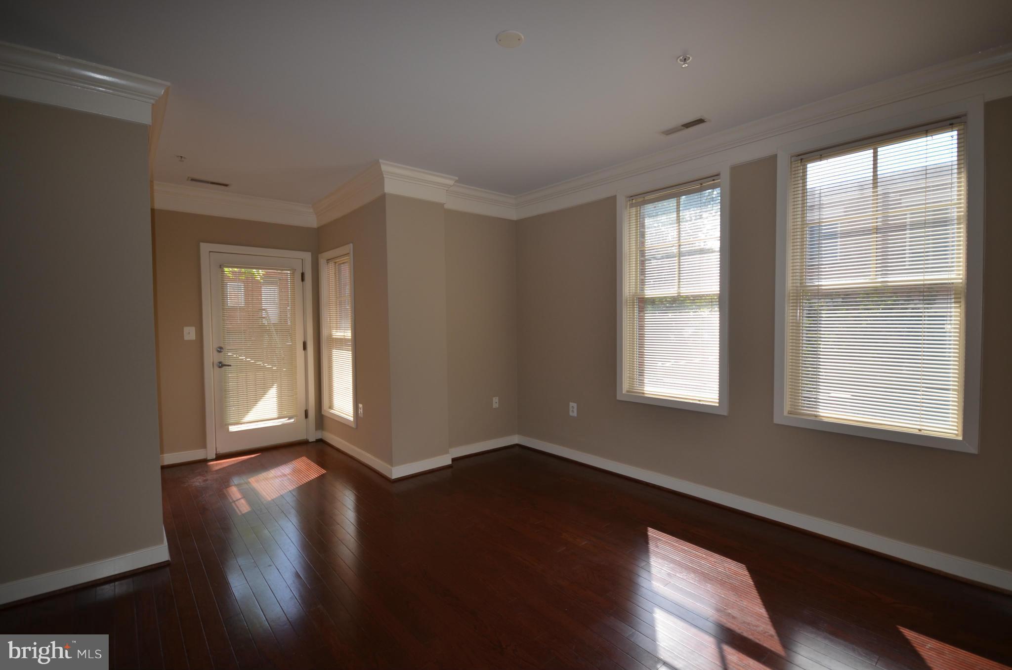 PRESTON - Residential Lease