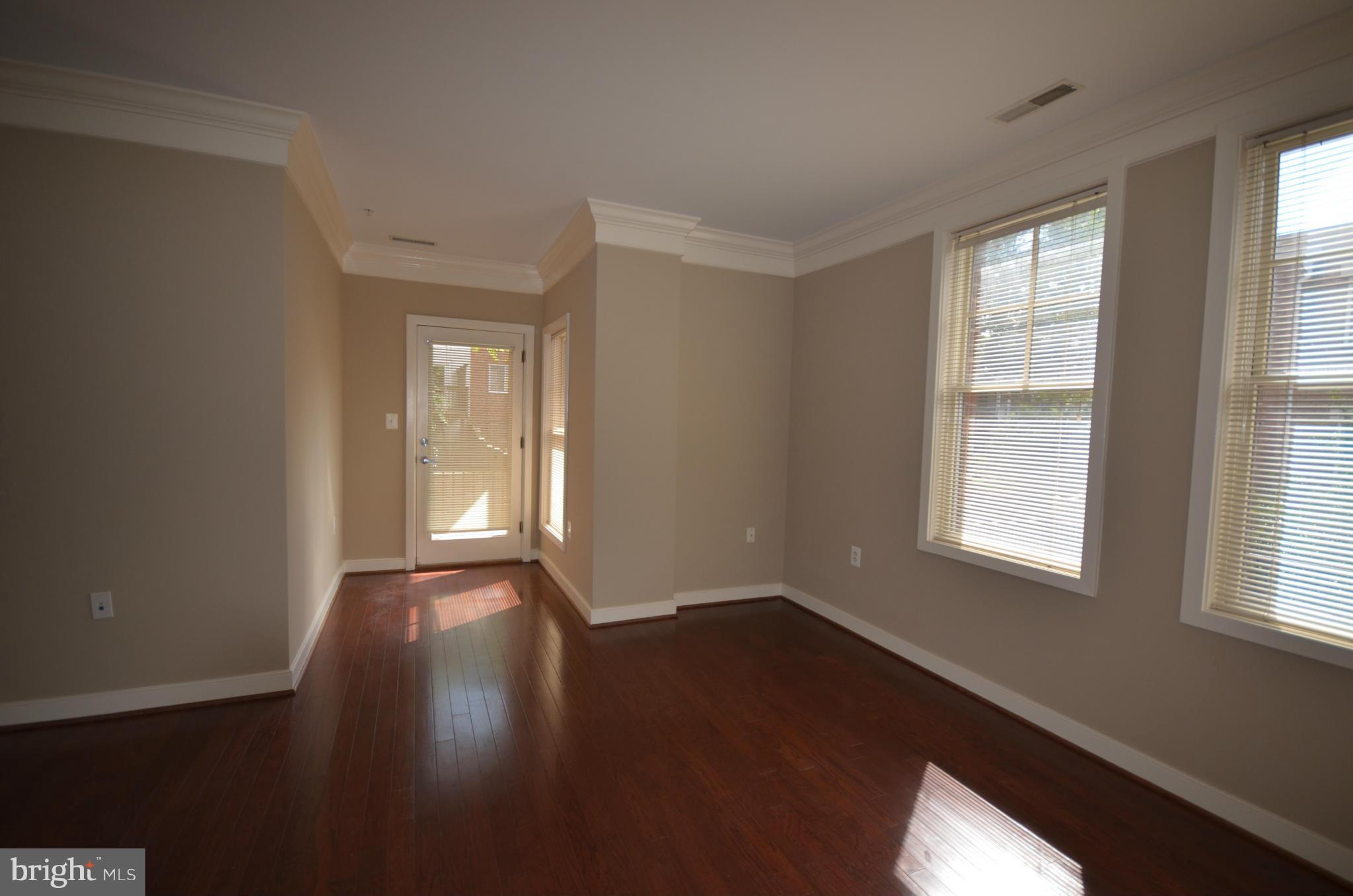 PRESTON - Residential Lease