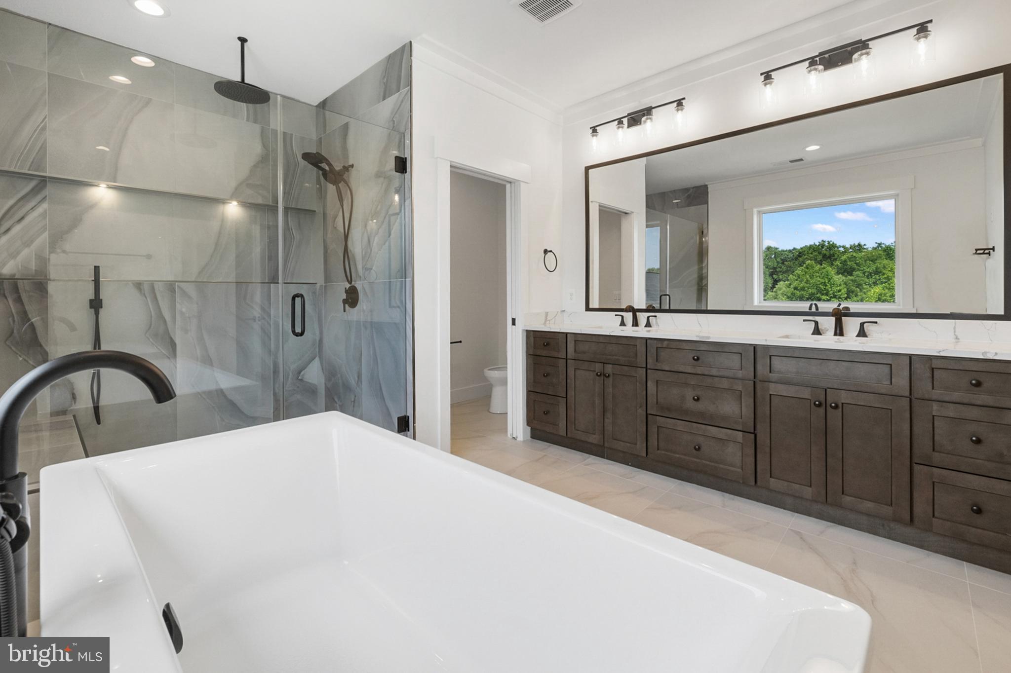 RAYMONDALE - Residential