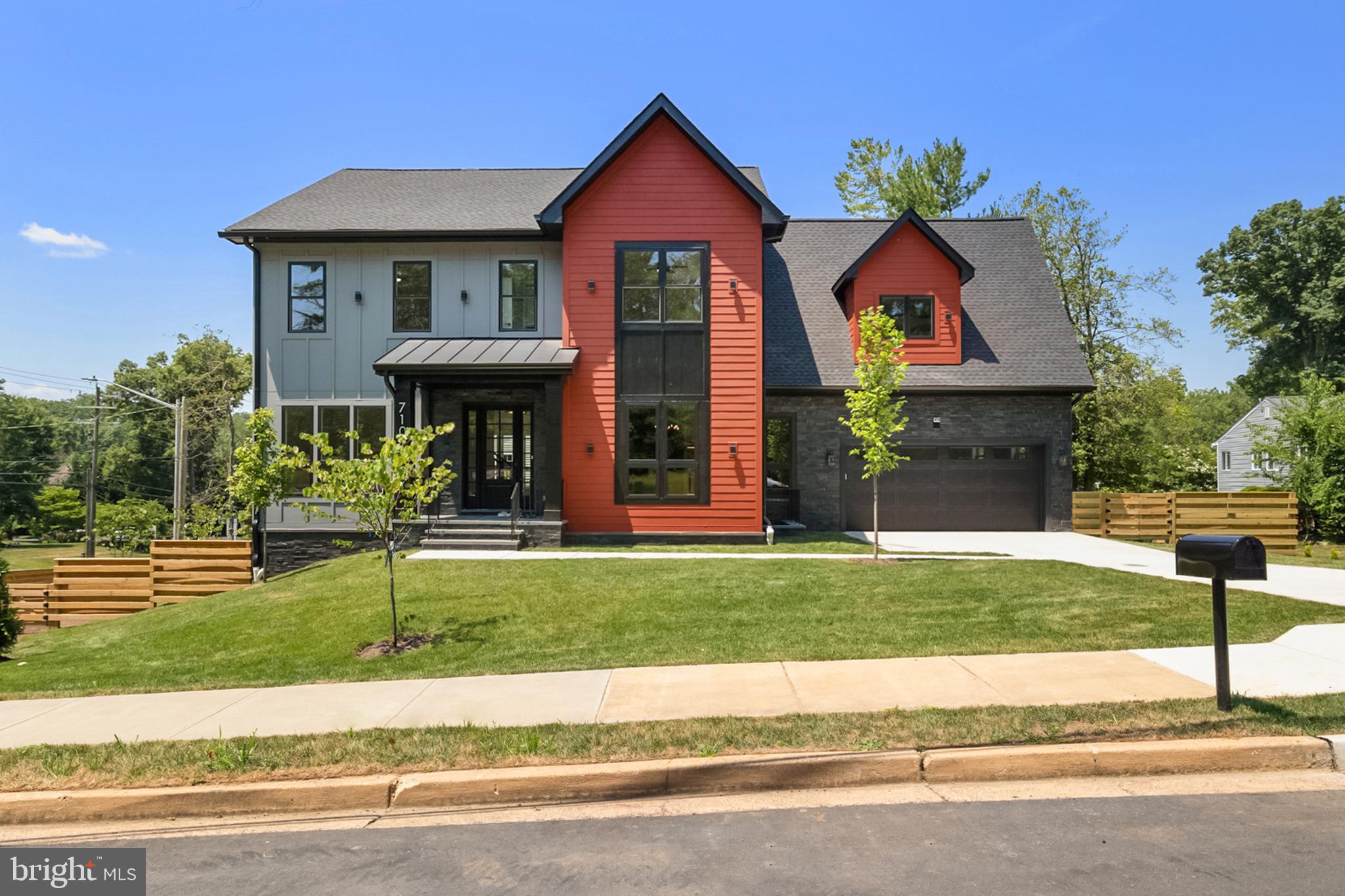 RAYMONDALE - Residential