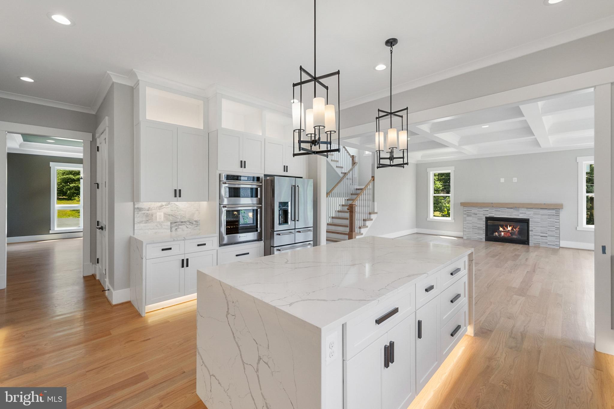 RAYMONDALE - Residential