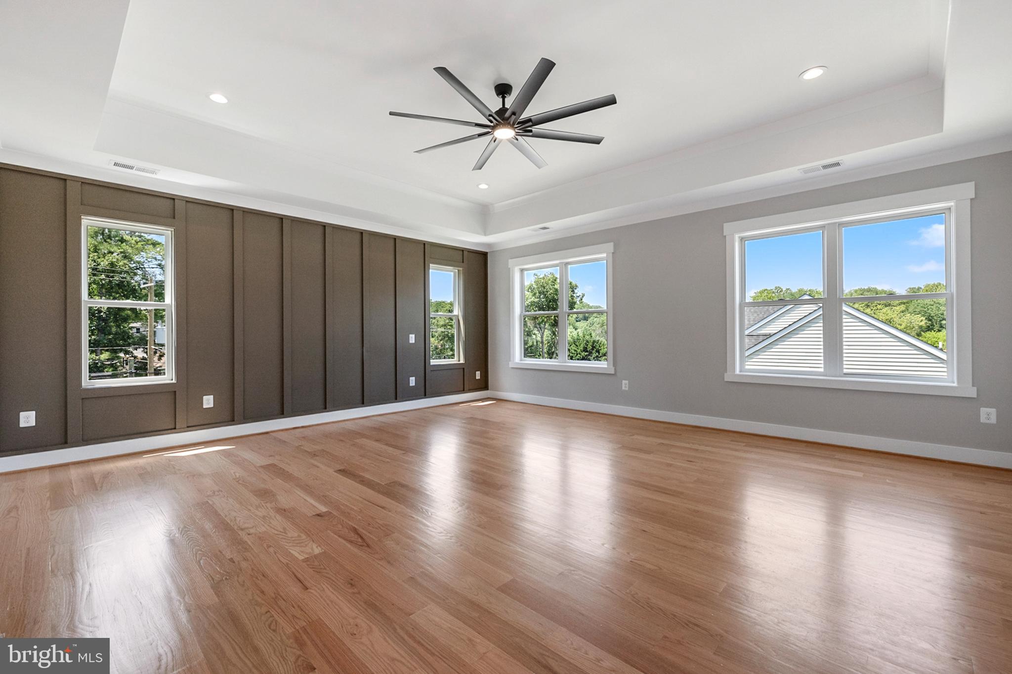 RAYMONDALE - Residential