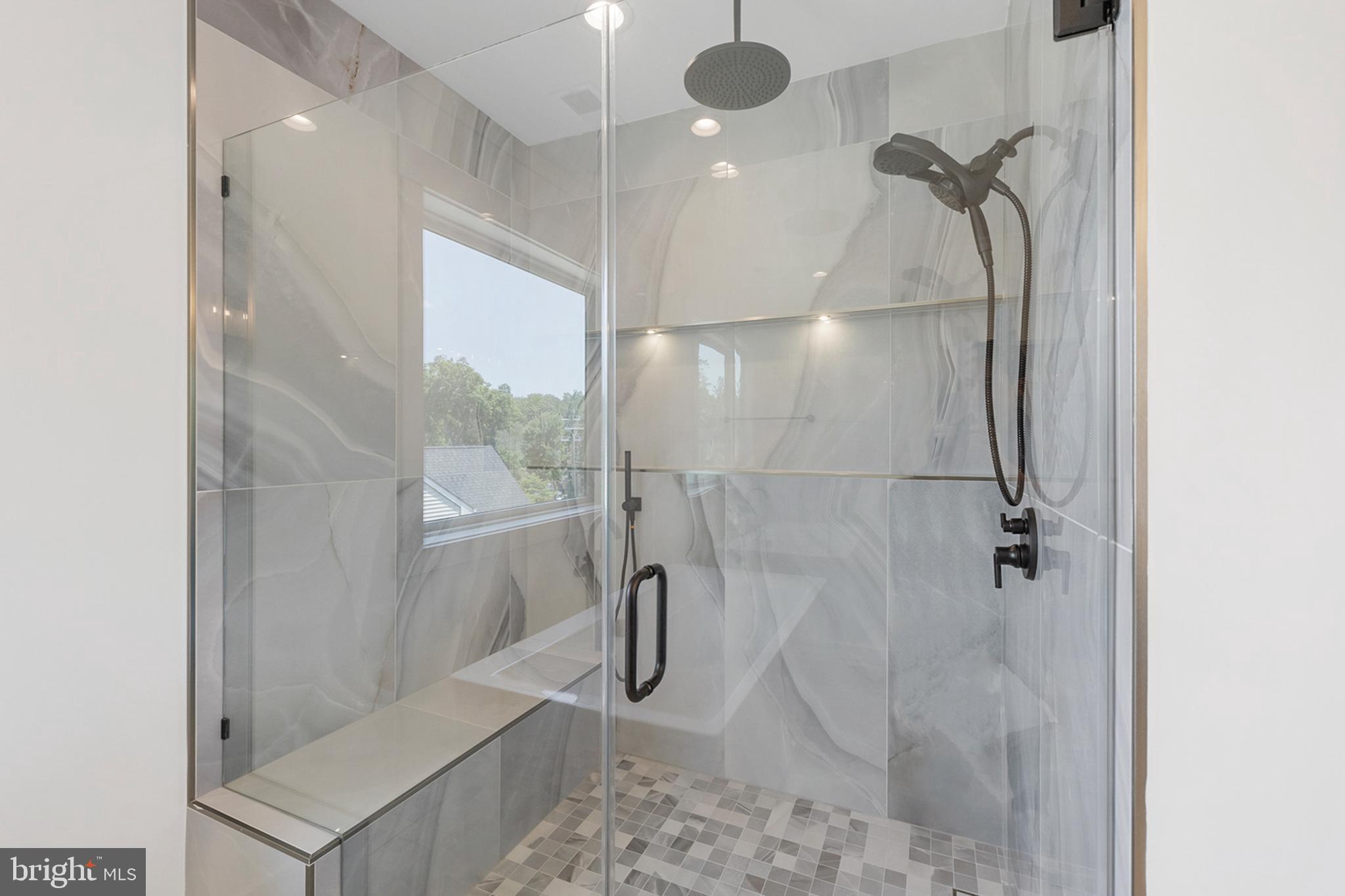 RAYMONDALE - Residential