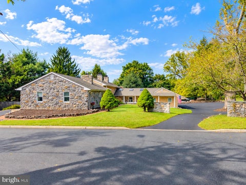 Photo of 4 Lafayette Avenue, TITUSVILLE, NJ 08560 (MLS # NJME2084088)