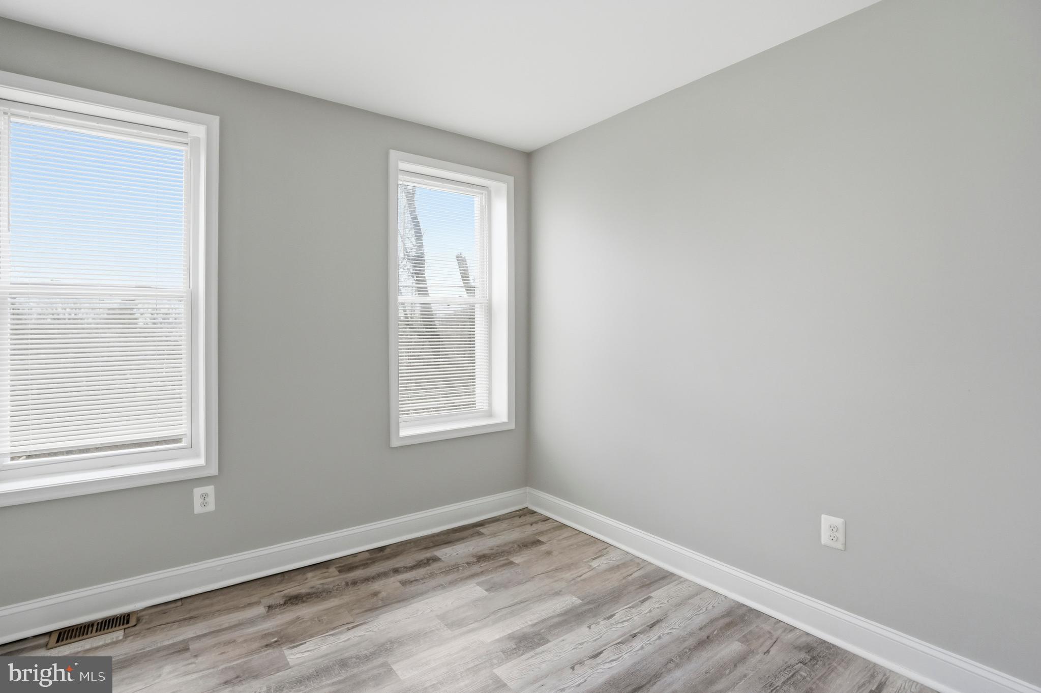 PARK CIRCLE - Residential