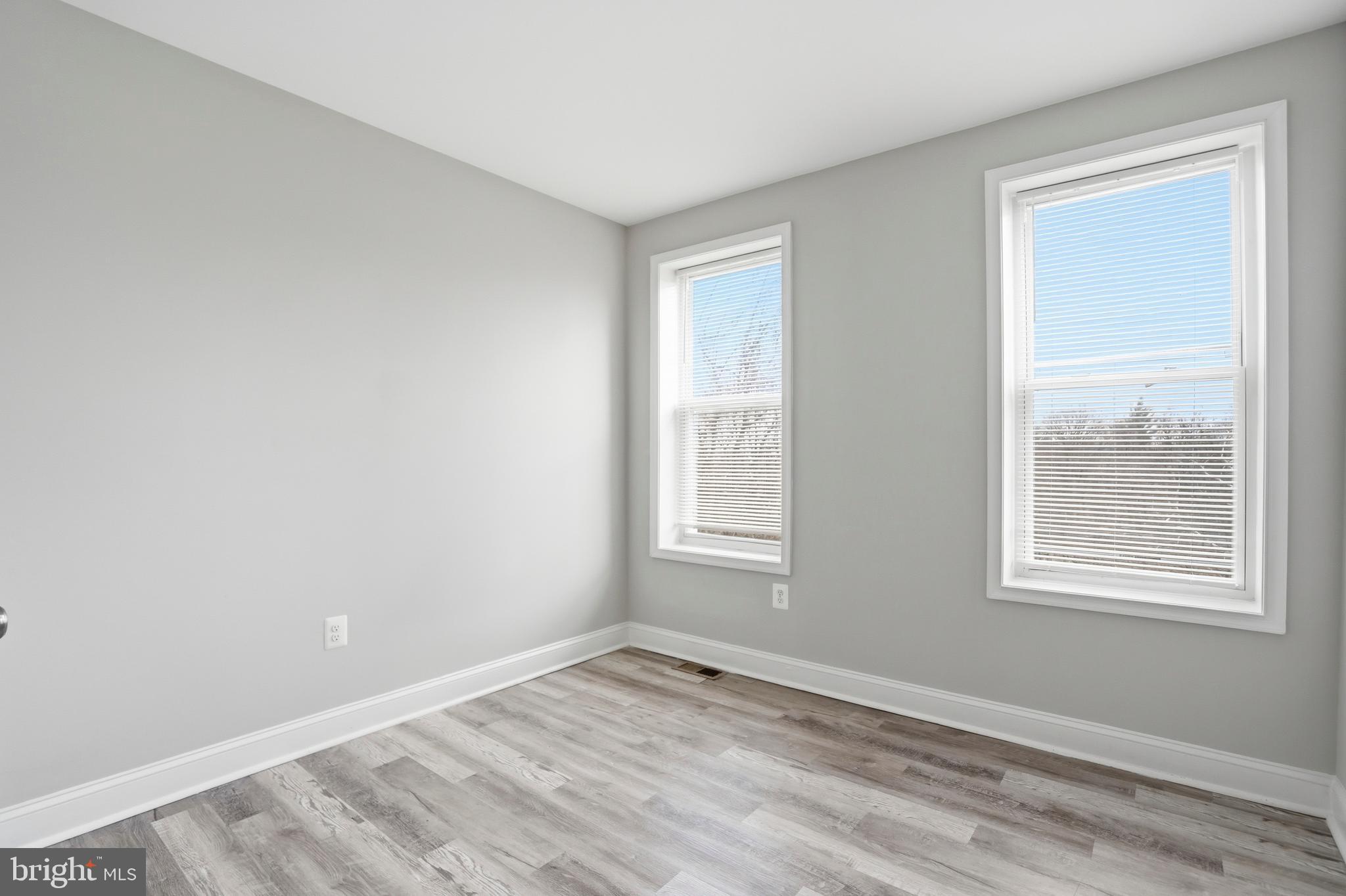 PARK CIRCLE - Residential