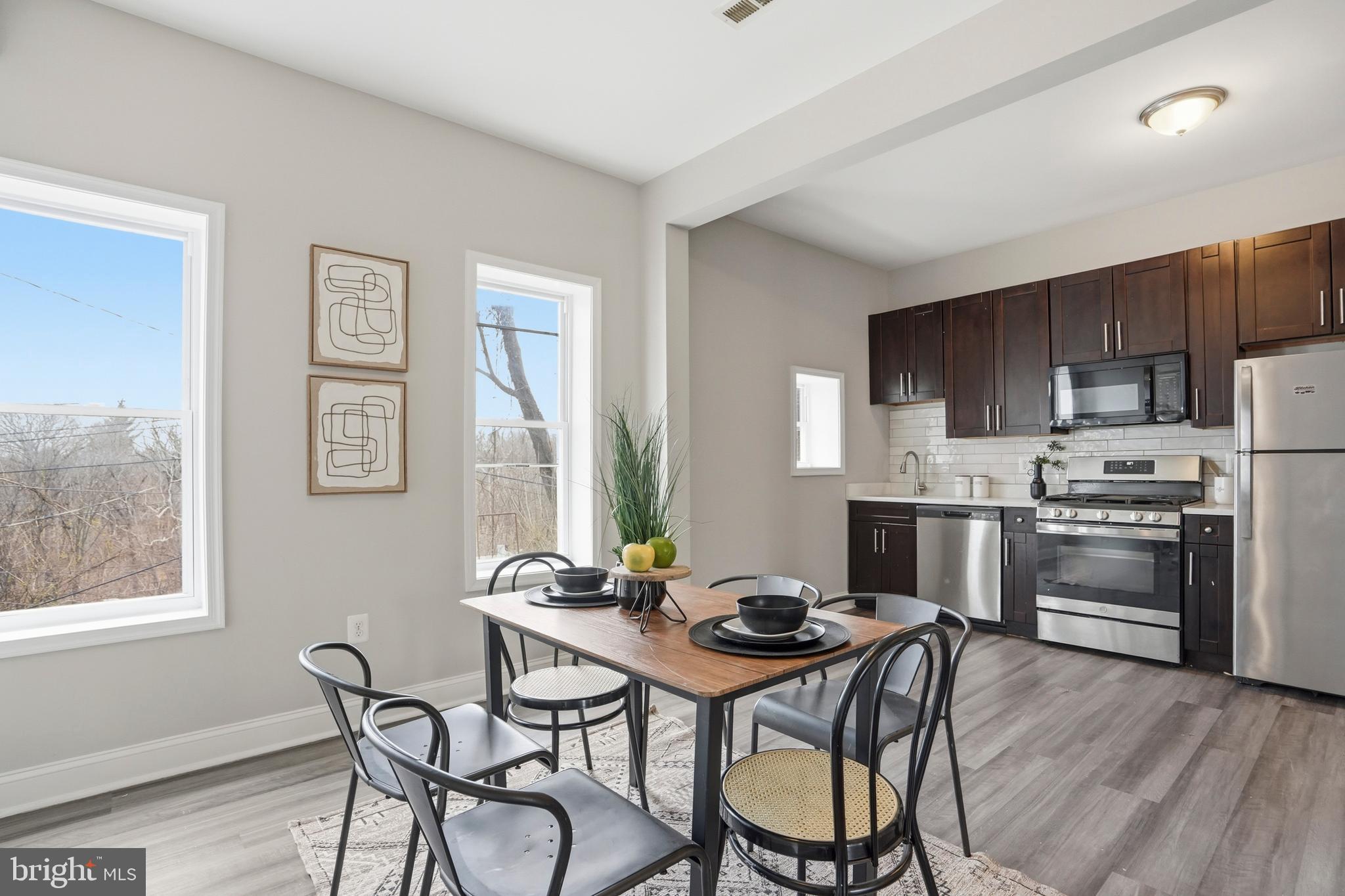 PARK CIRCLE - Residential