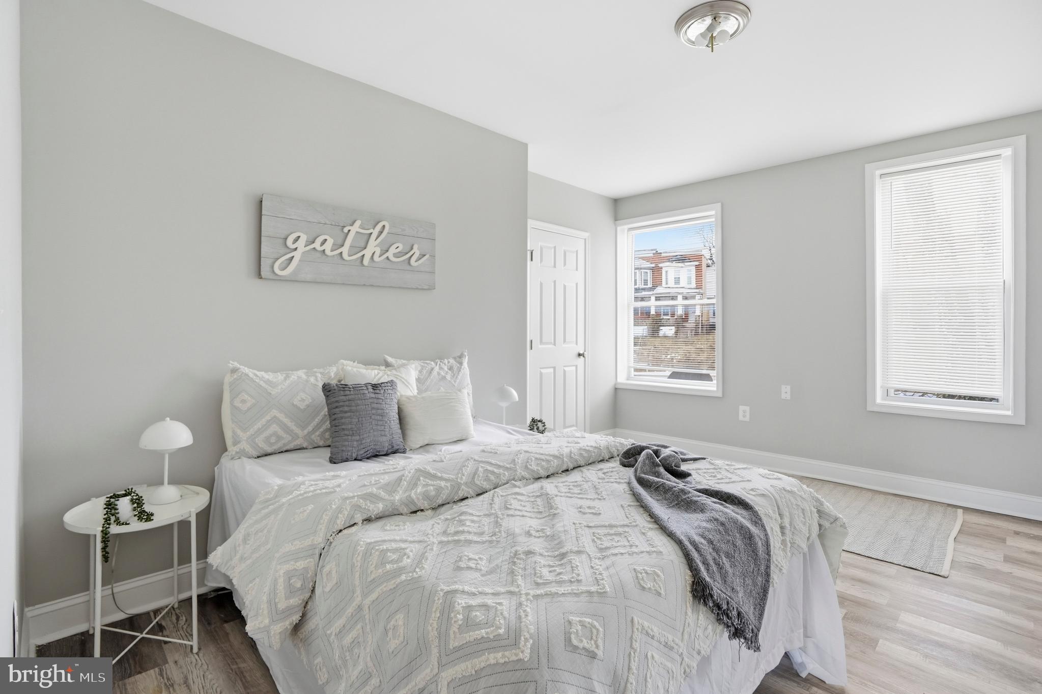 PARK CIRCLE - Residential