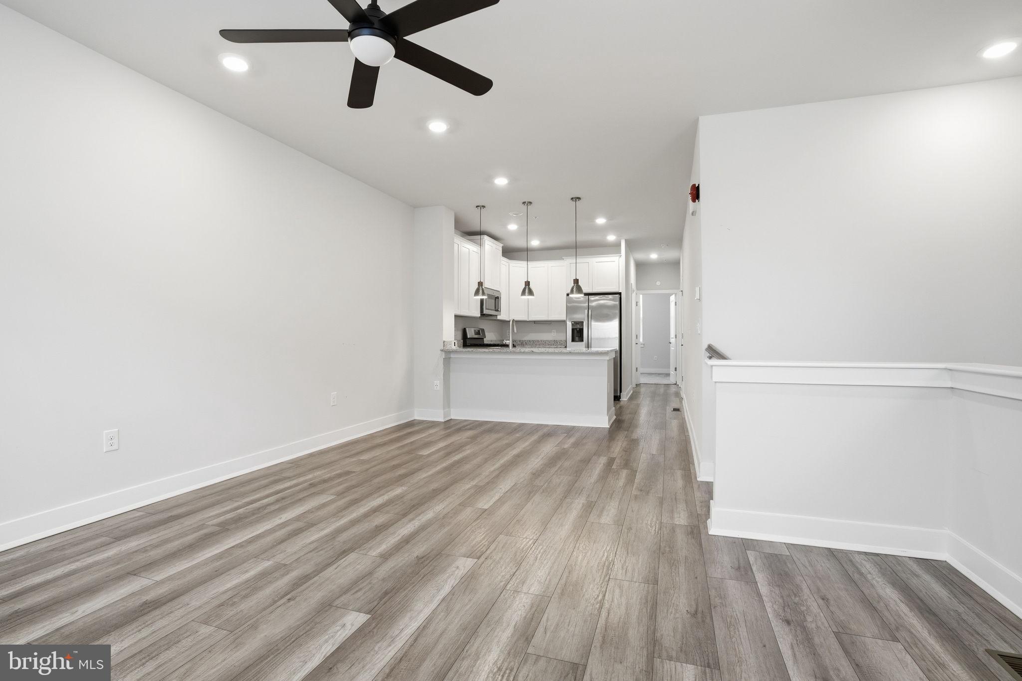 WATERSIDE - Residential