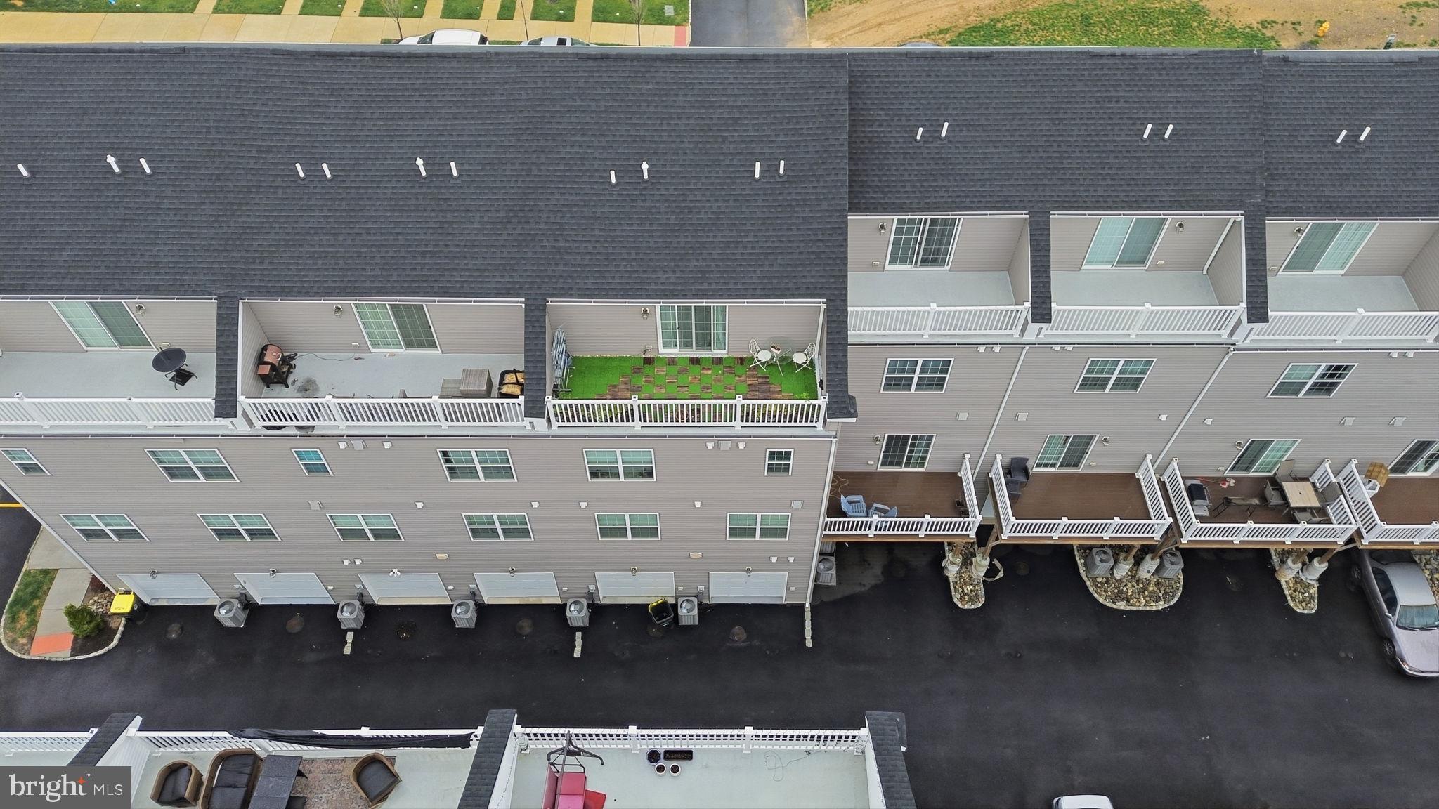 WATERSIDE - Residential