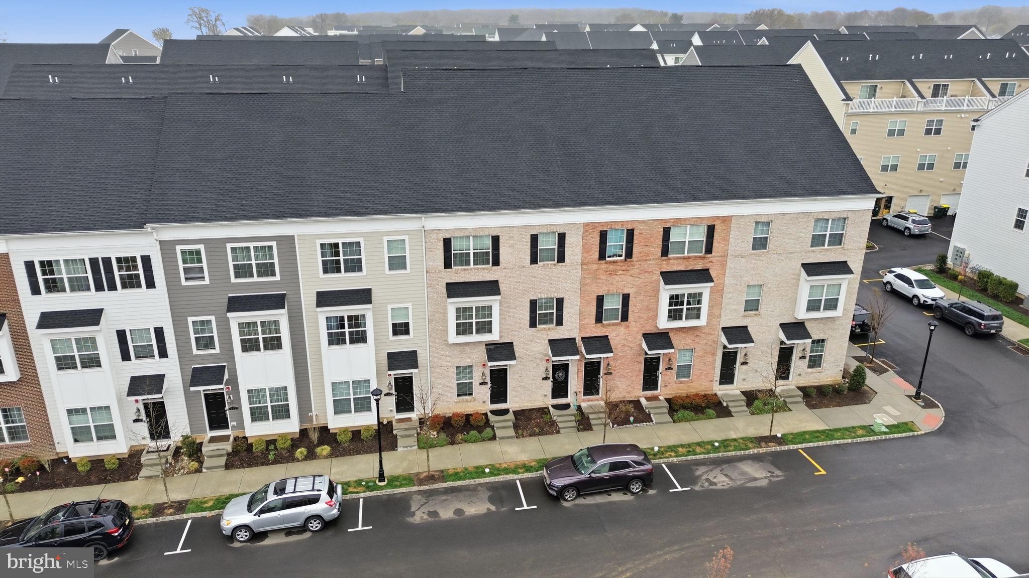 WATERSIDE - Residential