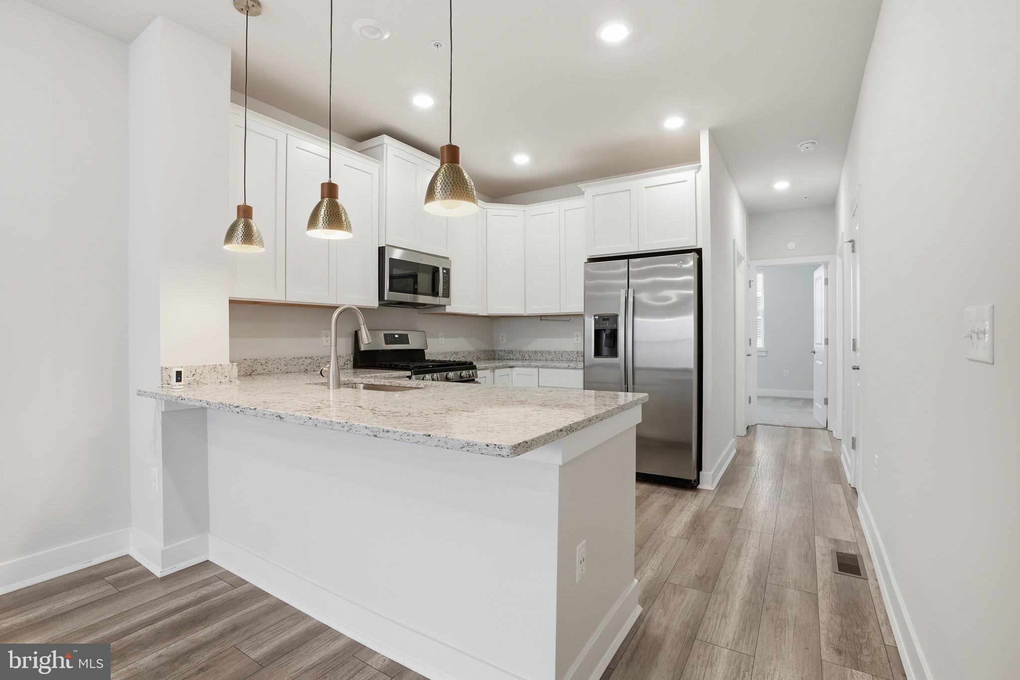 WATERSIDE - Residential