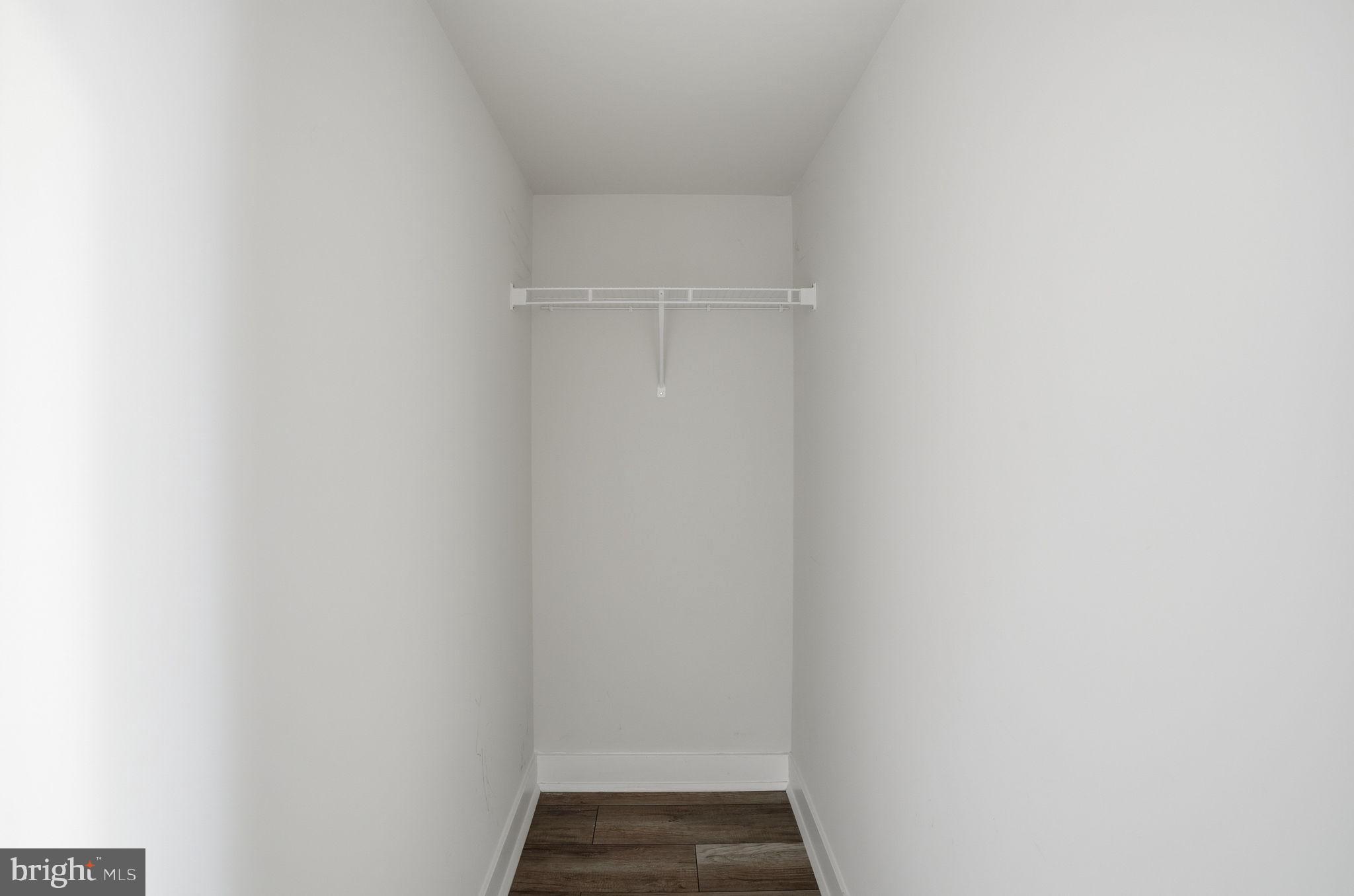 WATERSIDE - Residential