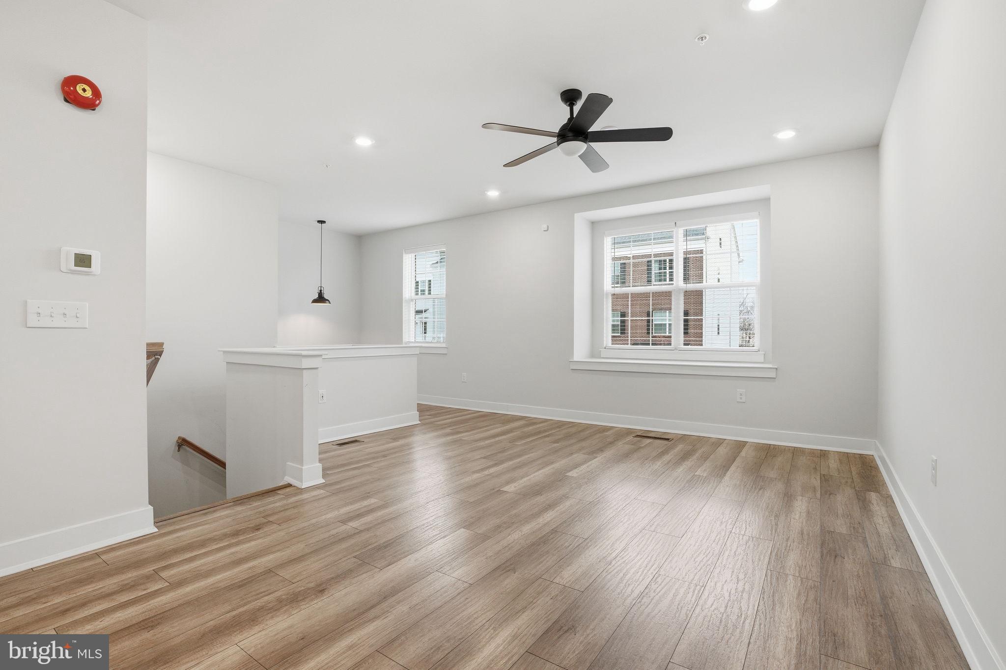 WATERSIDE - Residential