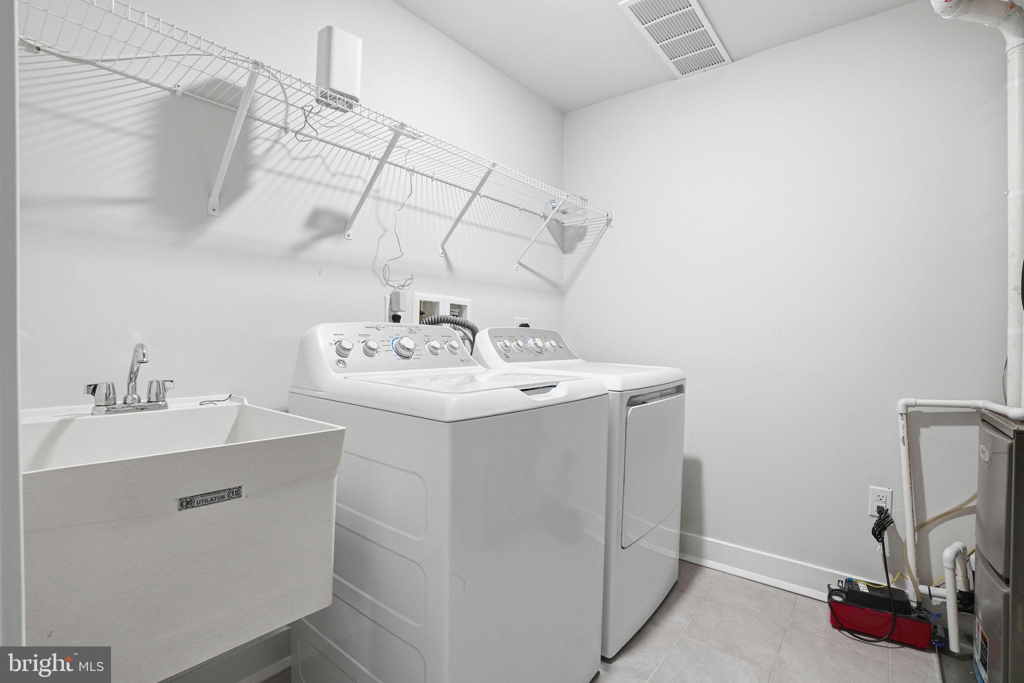 WATERSIDE - Residential