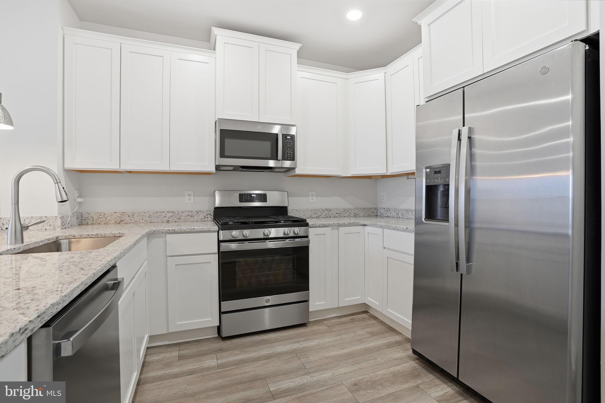 WATERSIDE - Residential