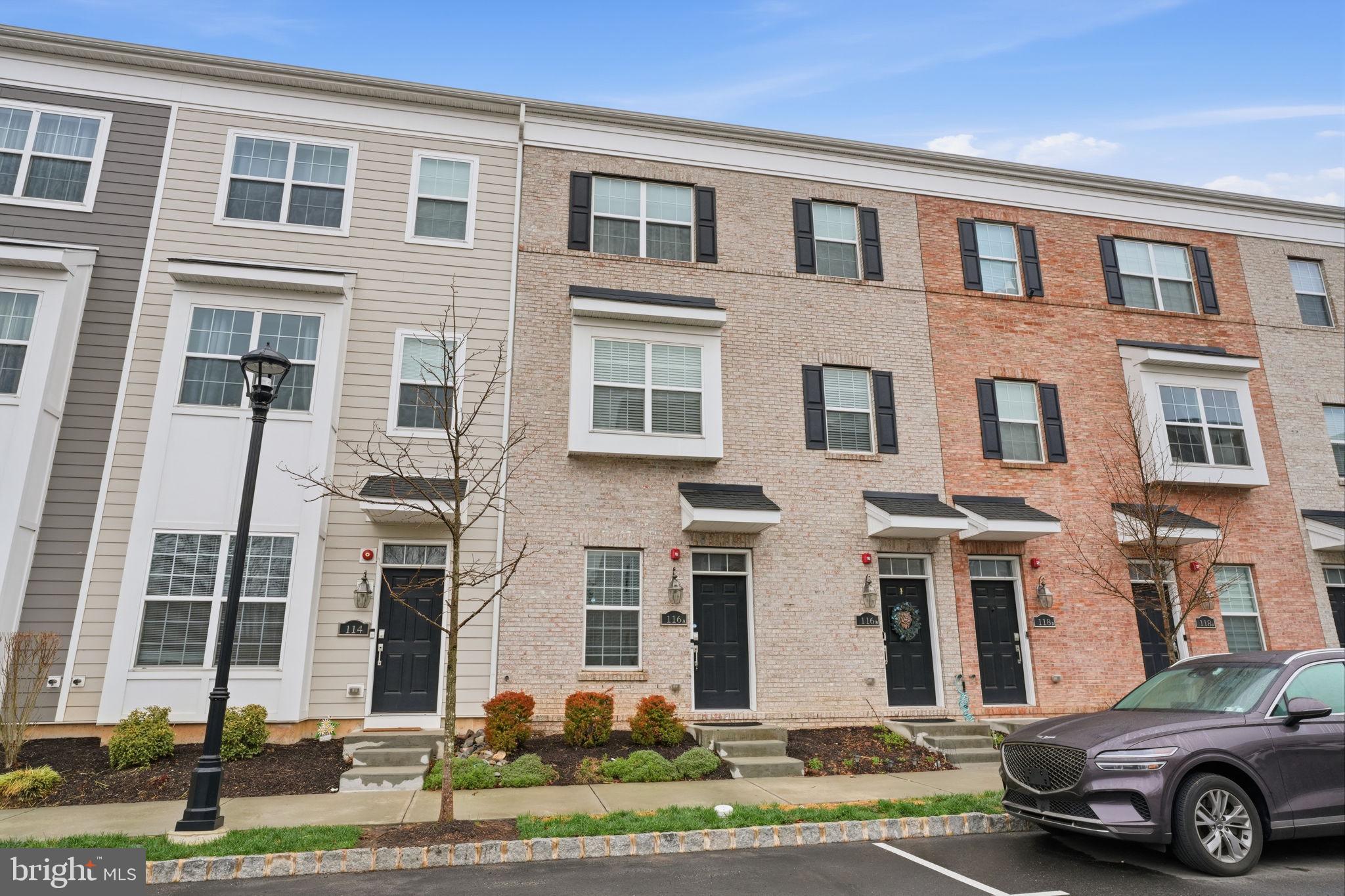 WATERSIDE - Residential