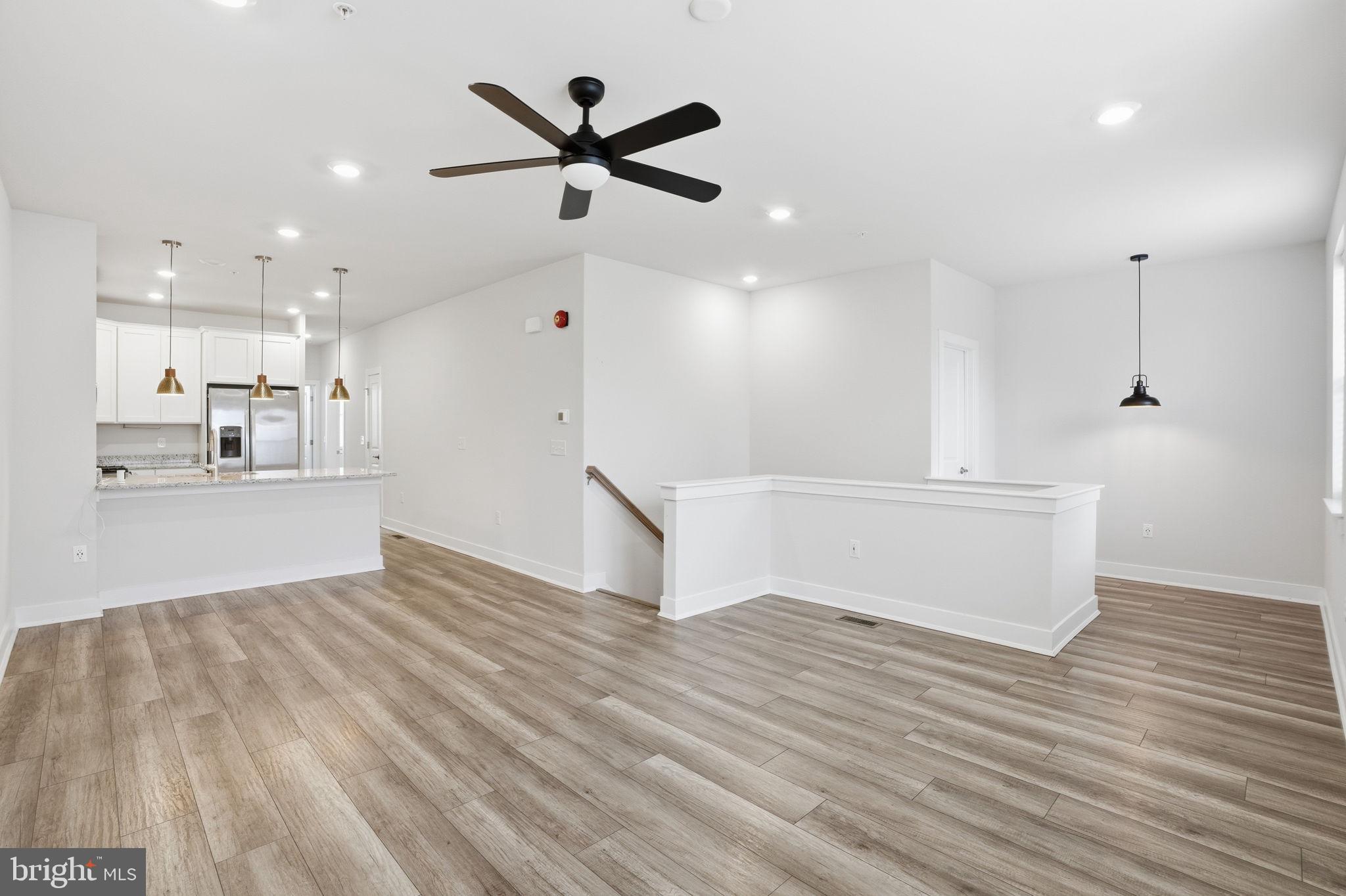 WATERSIDE - Residential