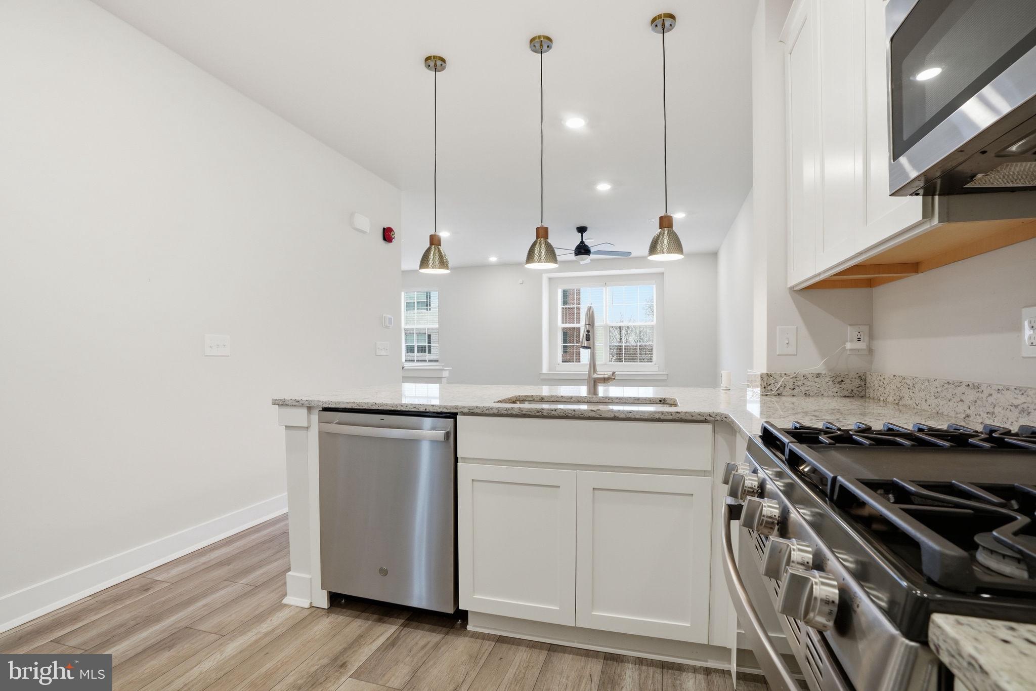 WATERSIDE - Residential