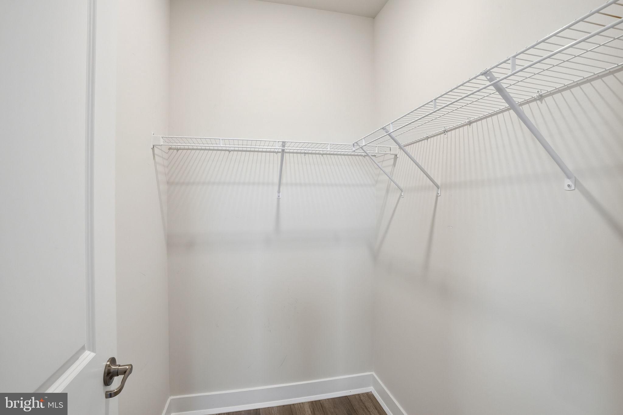 WATERSIDE - Residential