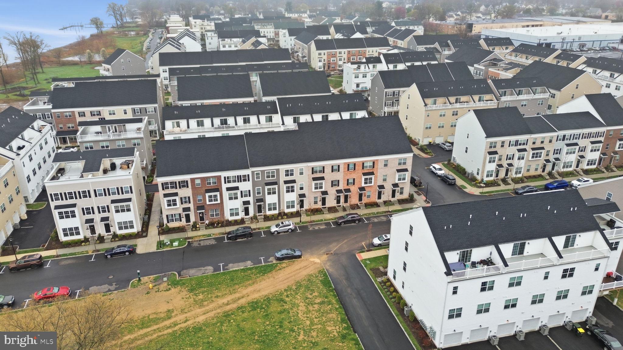 WATERSIDE - Residential