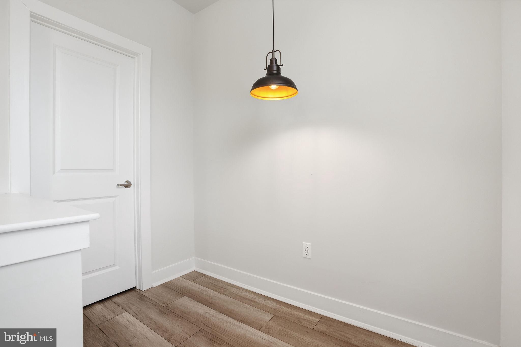 WATERSIDE - Residential